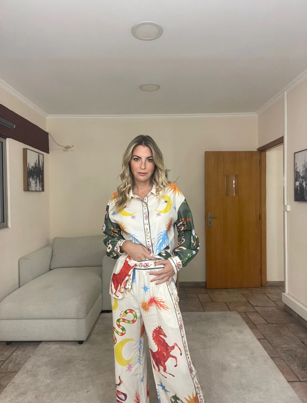 Este conjunto de Jéssica Athayde dá arrojo aos dias de outono. Saiba de onde é e quanto custa