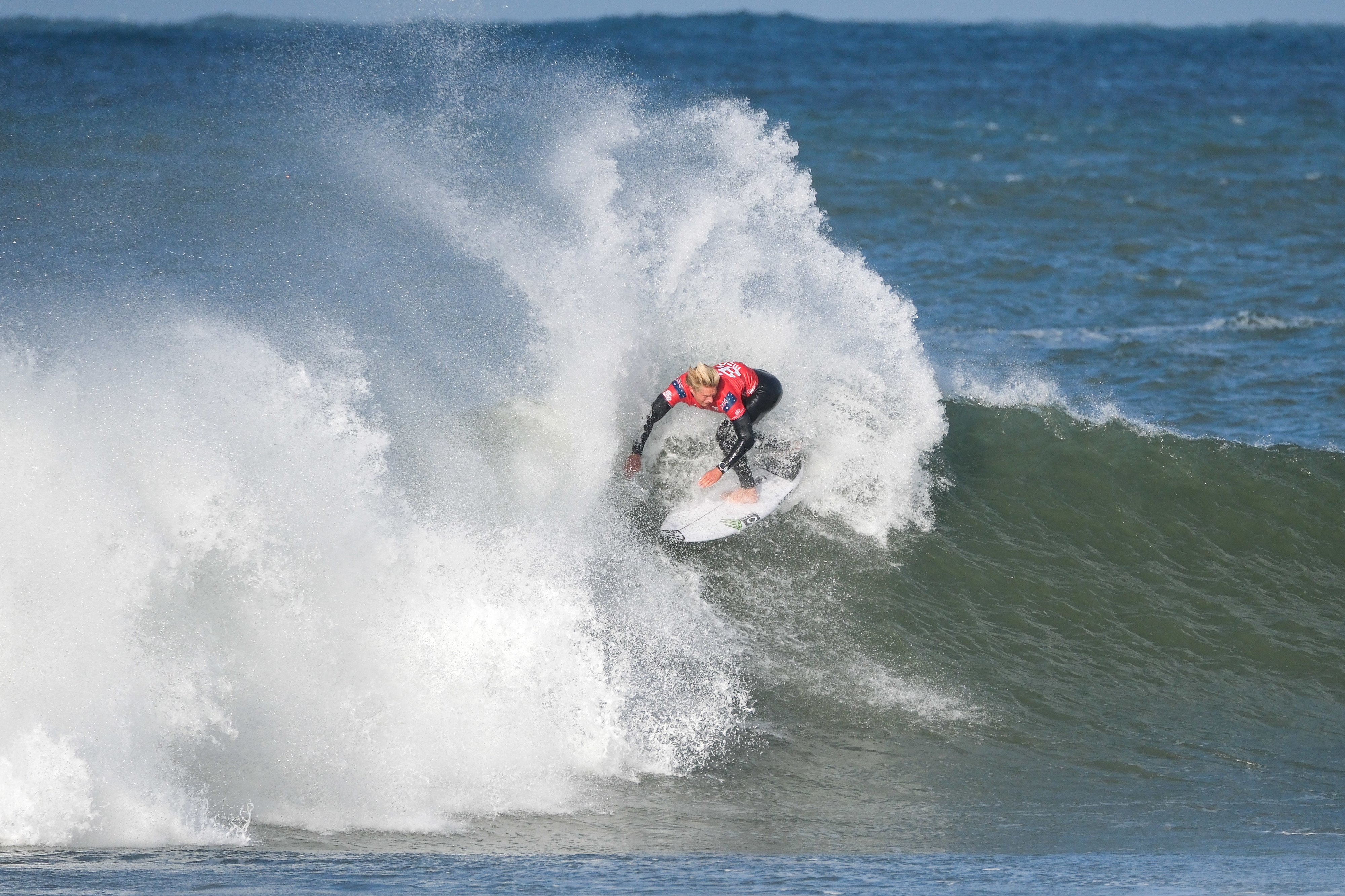 Favoritos nos 'quartos' em Peniche com exceção de Jordy Smith e Kanoa Igarashi