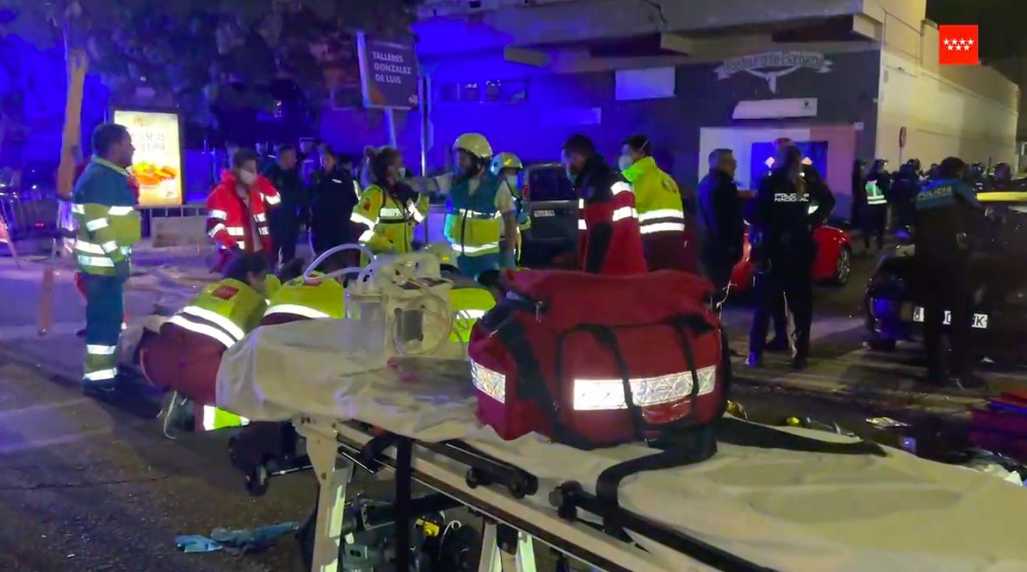 Português lança carro sobre multidão, mata quatro e fere dezenas. Homem levava os filhos no banco de trás