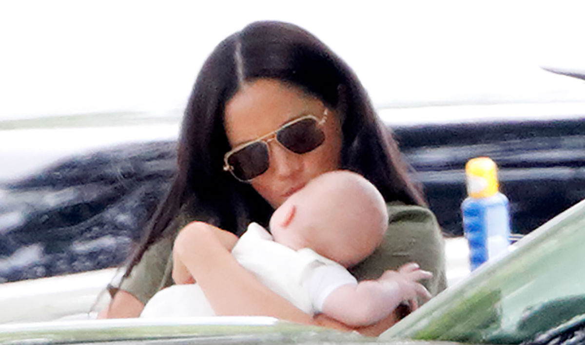 Meghan Markle acusada de segurar mal o bebé. Estará mesmo errada?
