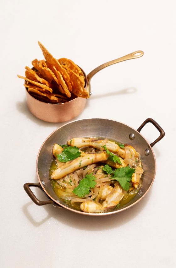 O lingueirão chegou à capital. O JNcQUOI Avenida faz deste bivalve a estrela do menu