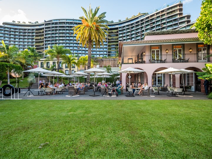 Os jantares à volta da fogueira do Terreiro estão de volta, com comida de qualidade e uma esplanada instagramável