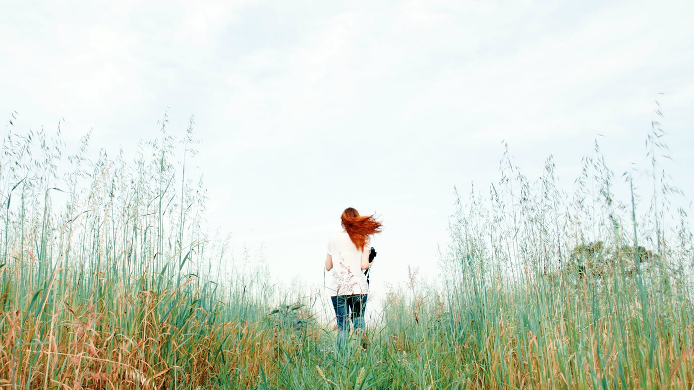 O que é a monofobia, o medo profundo e aterrador de estar sozinho