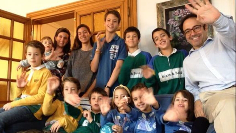 COVID-19. Família de 13 pessoas infetadas está junta na mesma casa