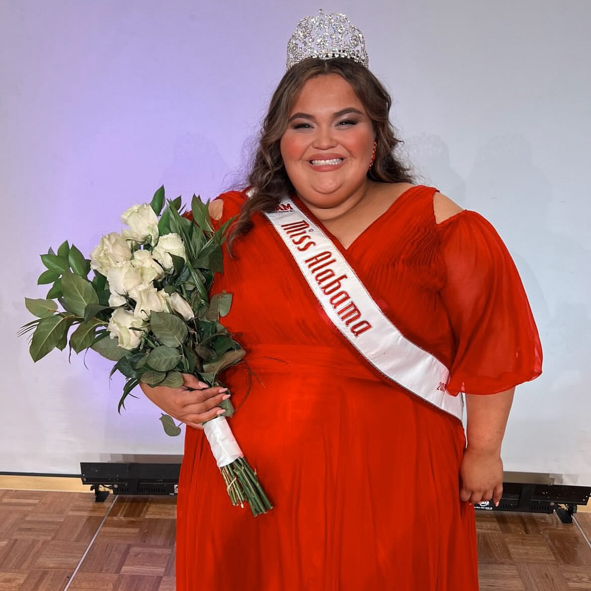 Modelo plus size conquista título de Miss Alabama. Vitória está a gerar controvérsia