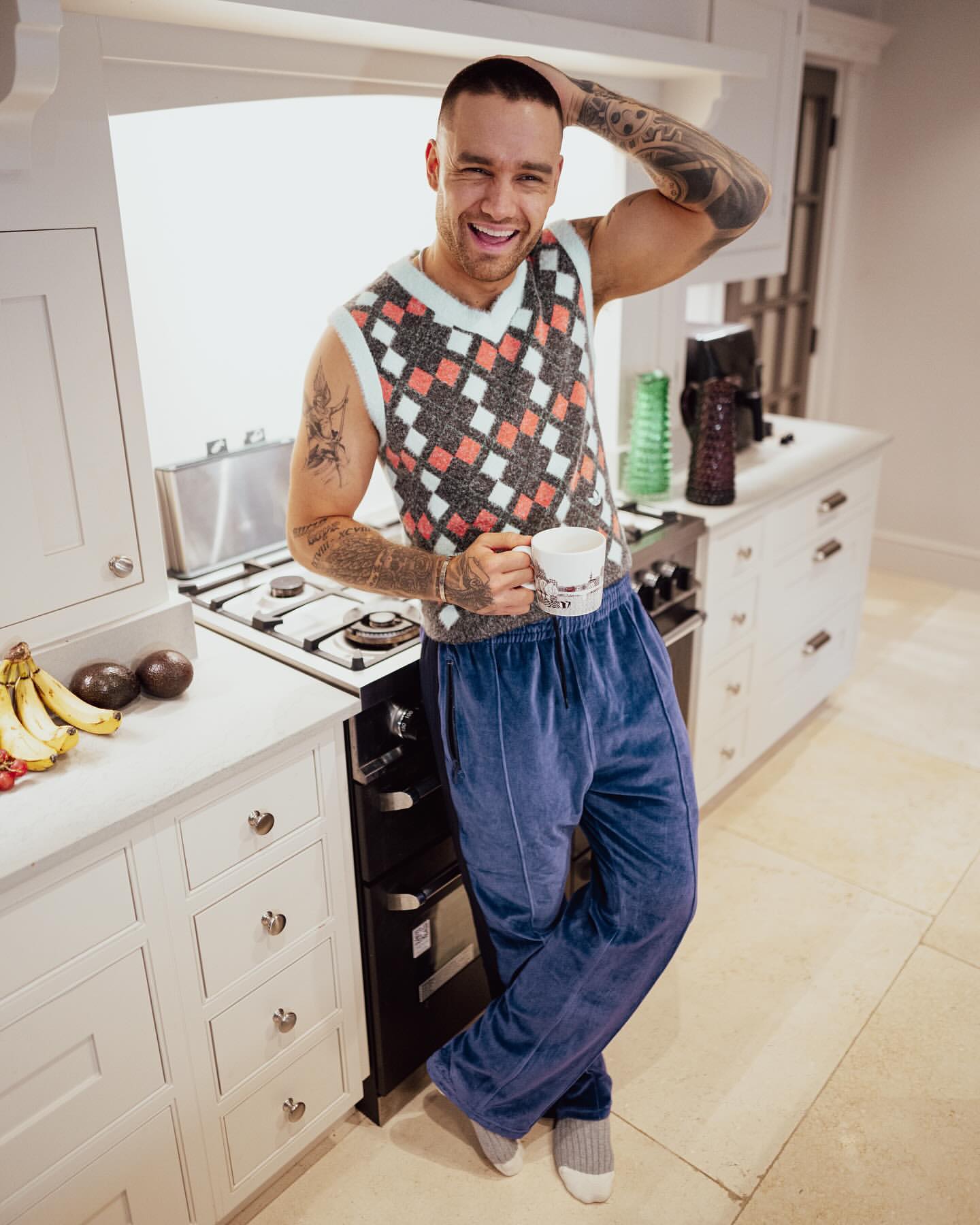 Amigo de Liam Payne está entre os acusados na morte do cantor. 2 funcionários do hotel em prisão preventiva