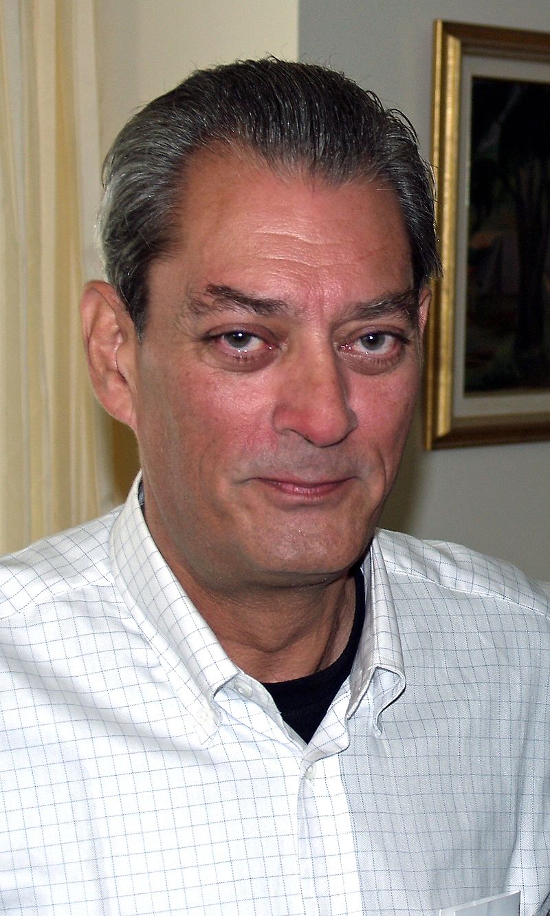 Morreu Paul Auster, o escritor de “A Trilogia de Nova Iorque” e “Cidade de Vidro”. Tinha 77 anos