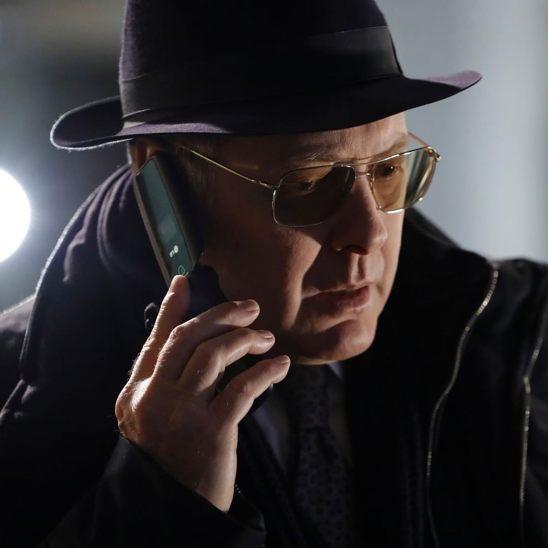 “A Lista Negra”. Em troca da liberdade, Red captura os criminosos mais procurados do FBI