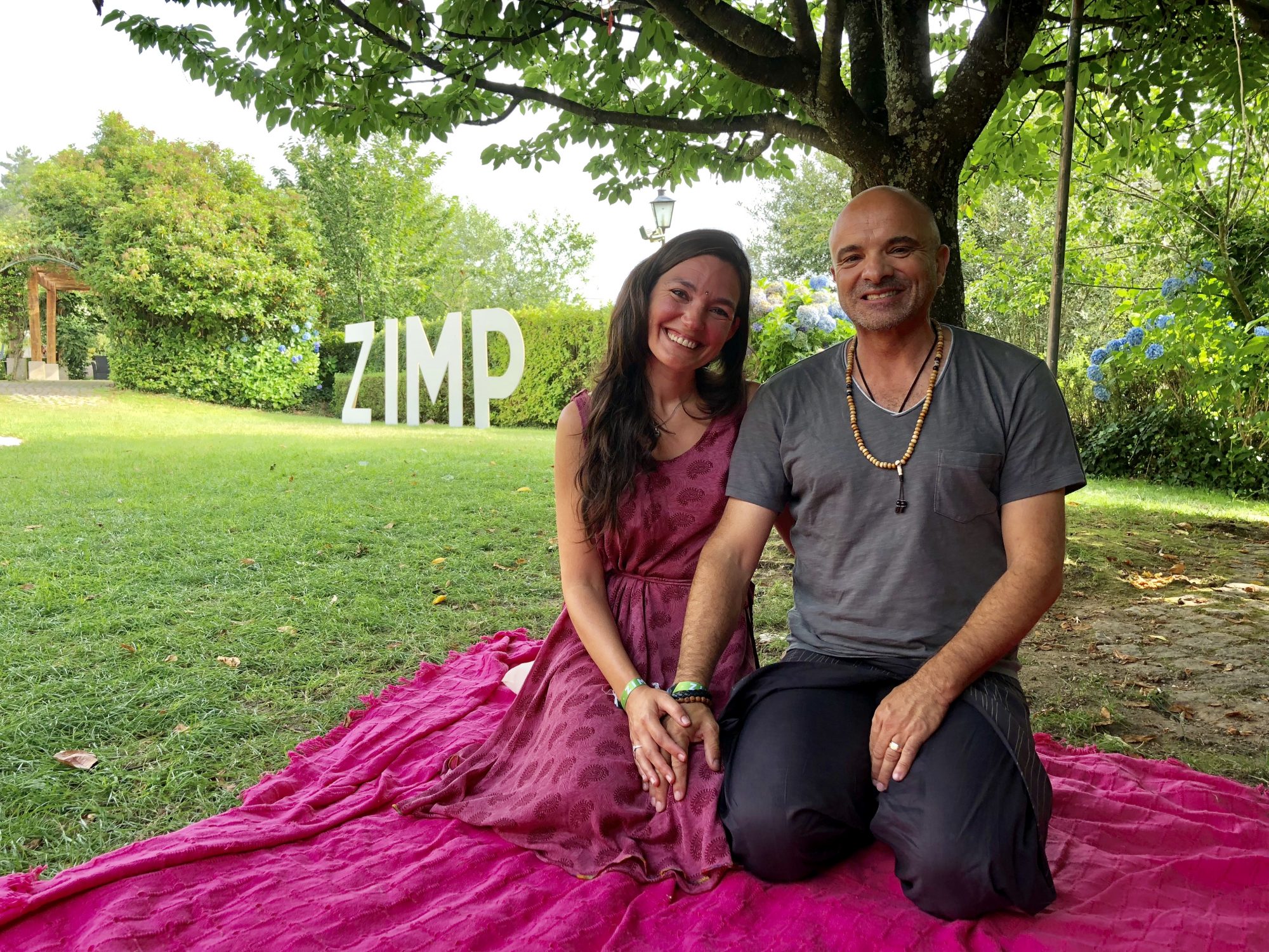 Viagens. Este casal criou um “Comer, Orar e Amar” à portuguesa