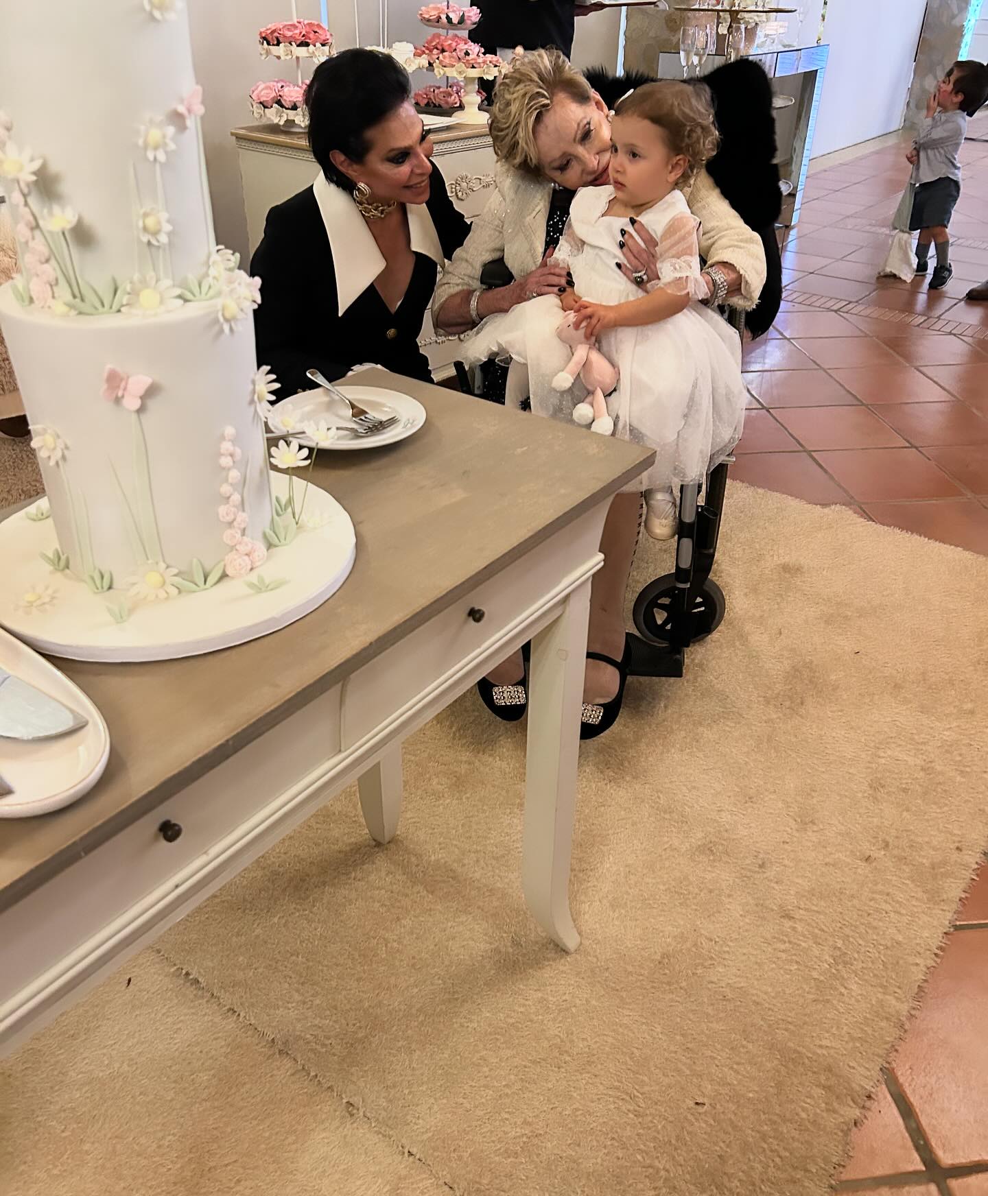 José Castelo Branco batiza a neta (e nem Betty falta à festa). Veja as imagens