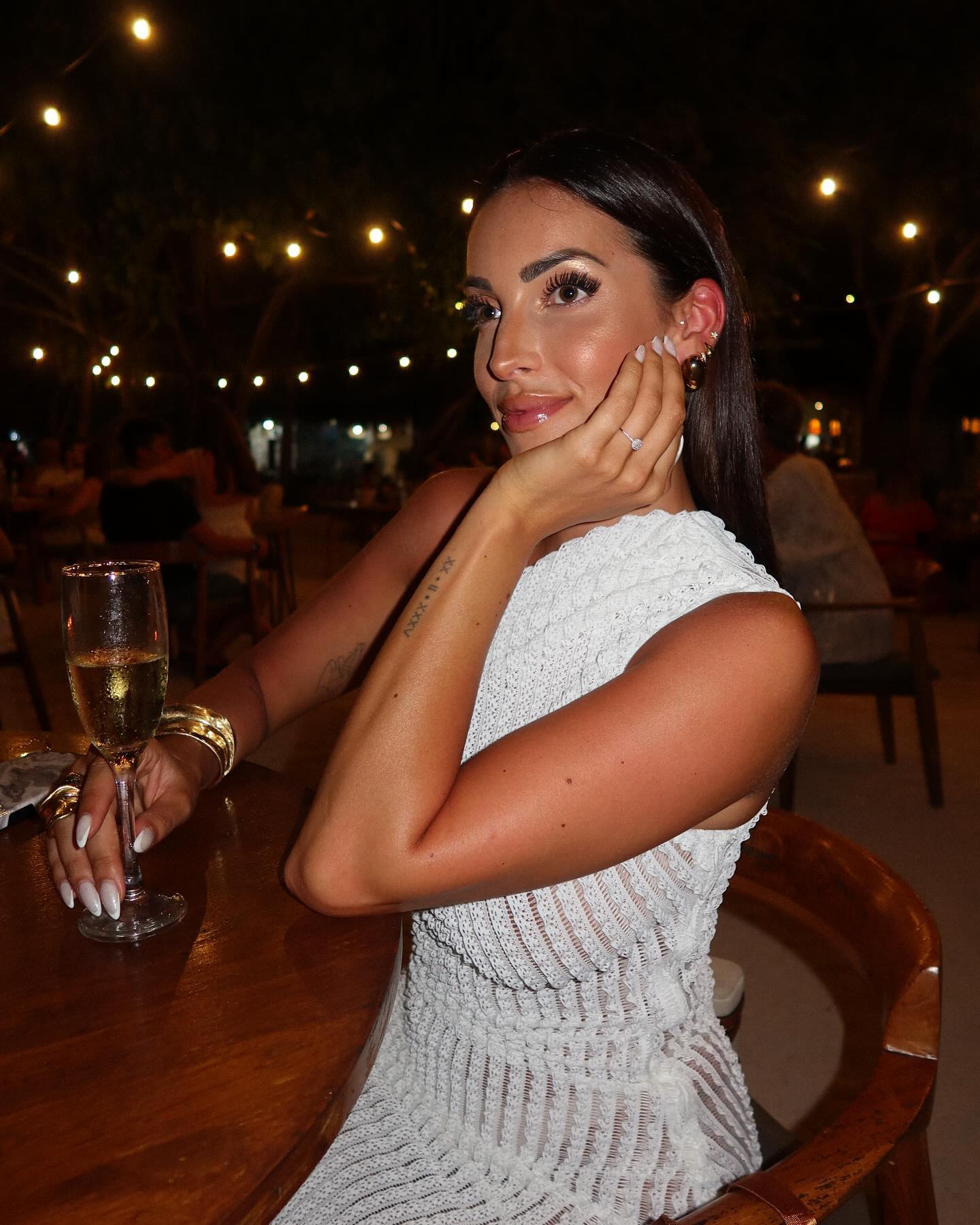 Influenciadora digital Beatriz Dinis fica noiva em cenário de sonho. “Mal eu sabia como ia acabar este passeio”