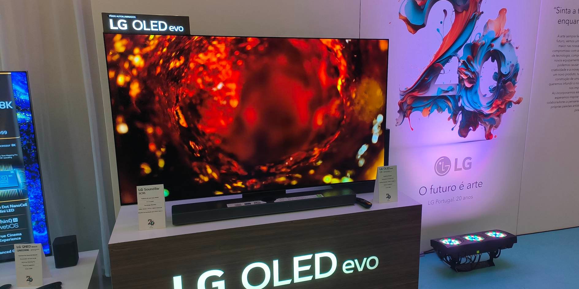 Os icónicos batons da M.A.C Cosmetics foram reinventados para “dar mais aos lábios”. Saiba tudo