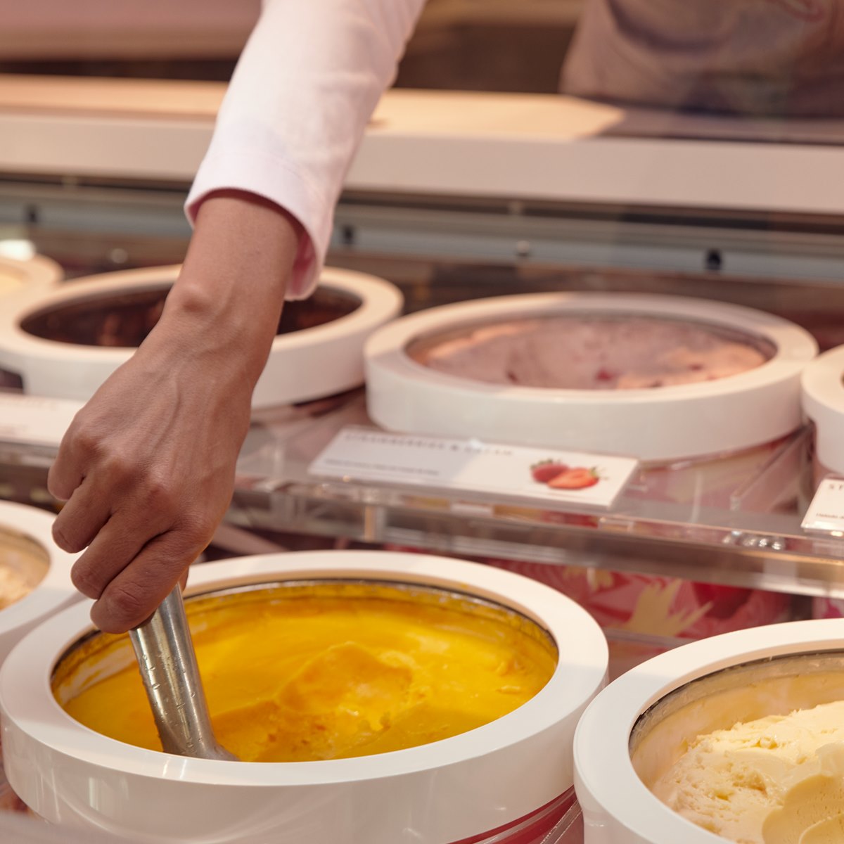 A Häagen-Dazs tem um novo sabor de verão com os verdadeiros pedaços da fruta