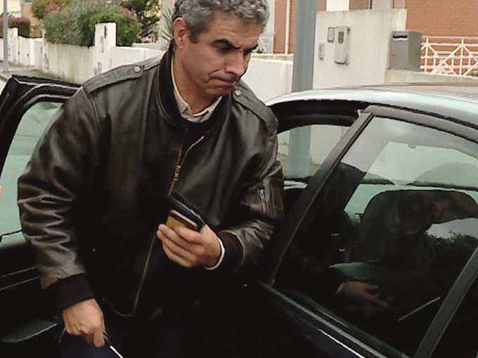 Professor de Religião e Moral acusado de abusos sexuais por 15 alunas. Duas e acabaram em lágrimas no tribunal