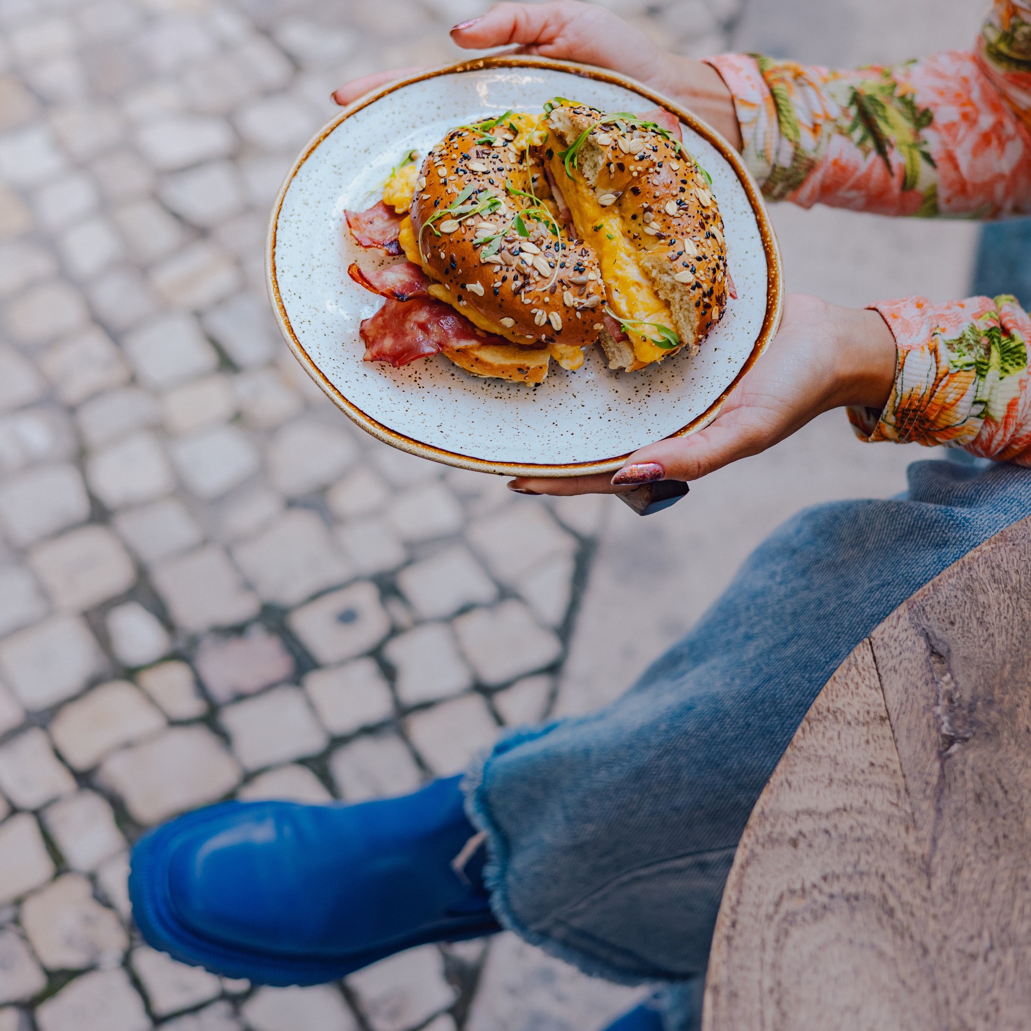 Já estamos a salivar com os novos bagels do Basílio. Espreite as novidades deste café muito cool