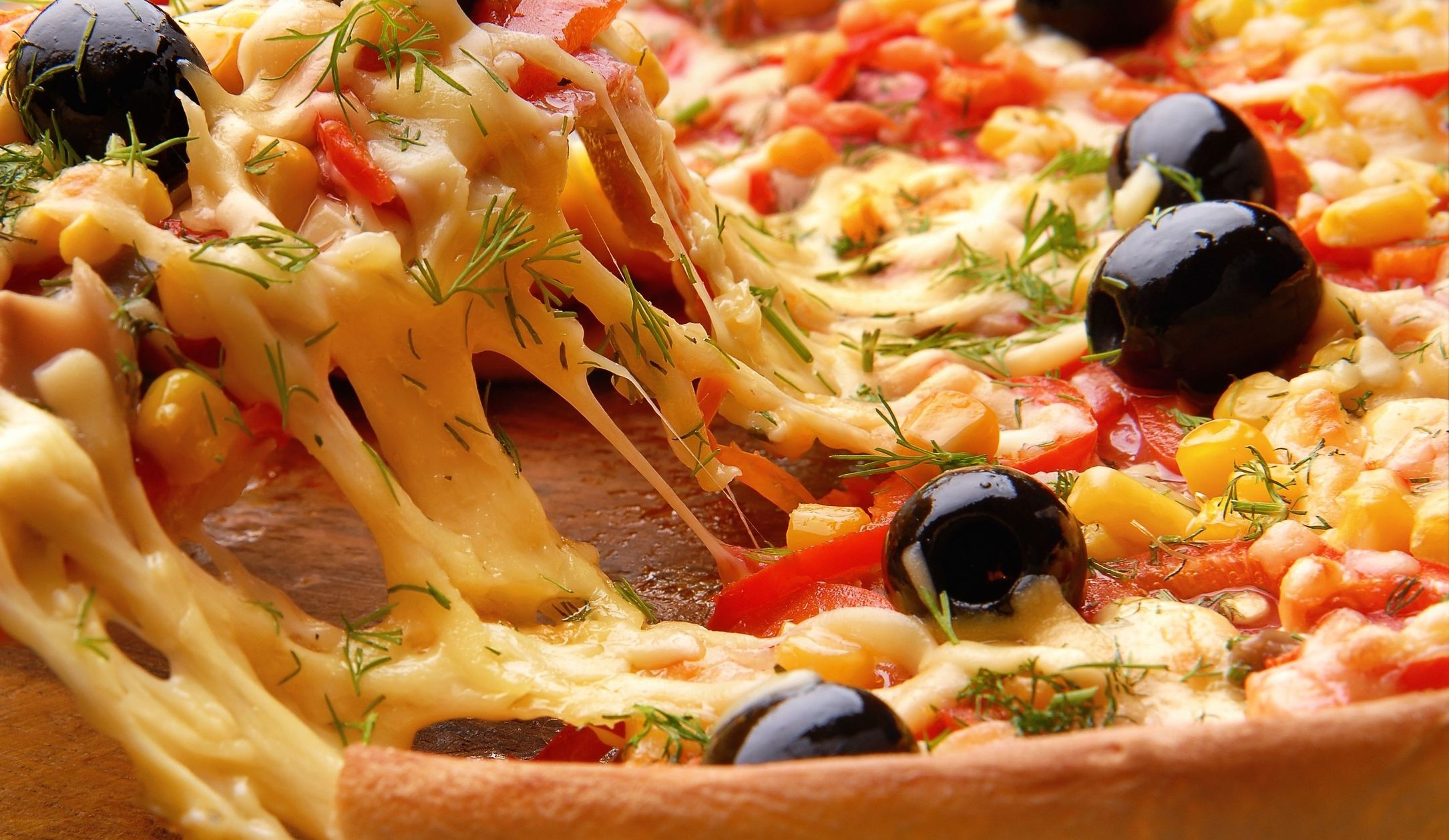 Facebook: encomendar comida enquanto partilha o CV para arranjar um novo emprego?