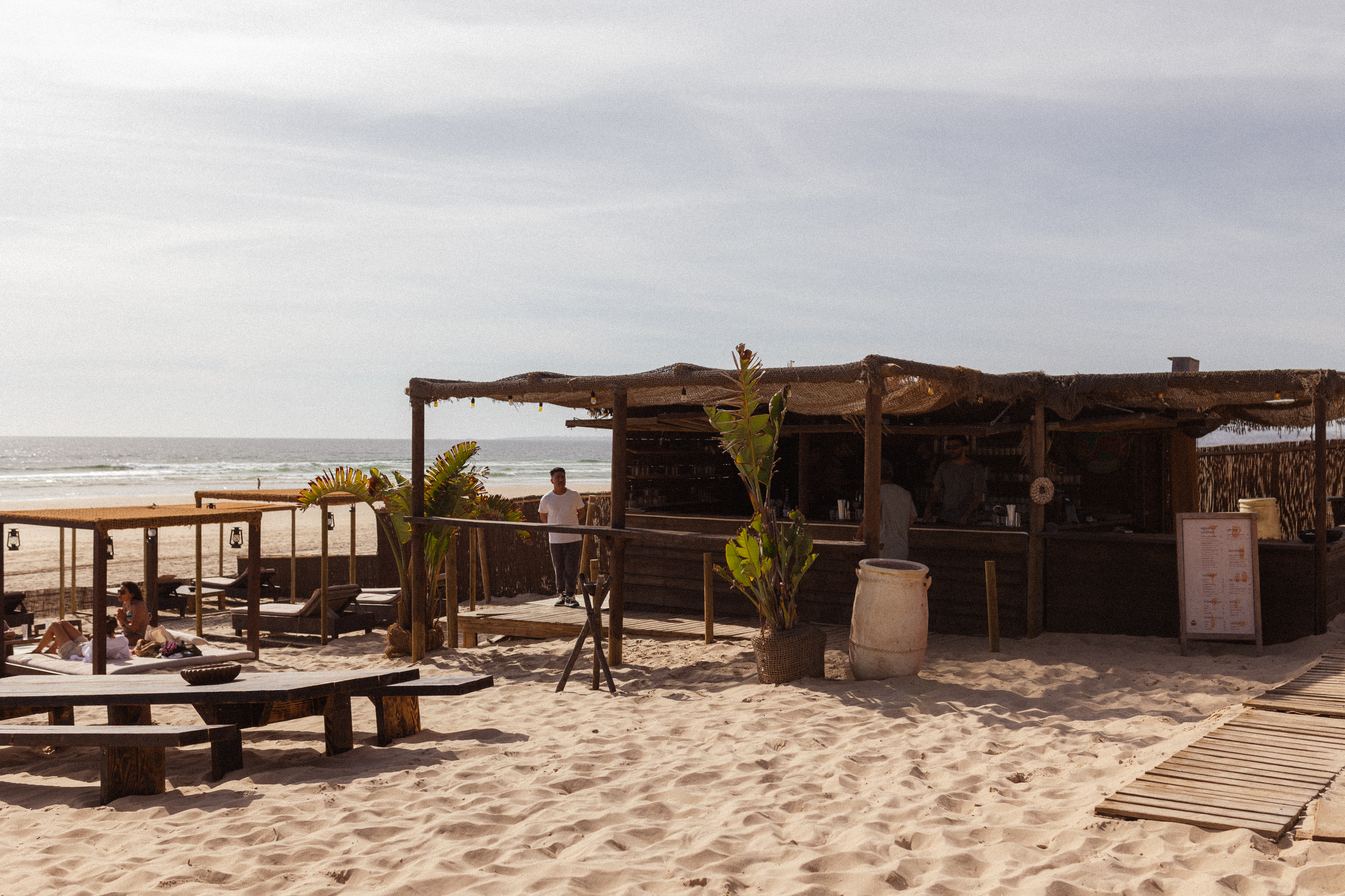 Cabana na Reîa. Neste novo spot na Costa da Caparica, a sandes de atum não sai de uma geleira