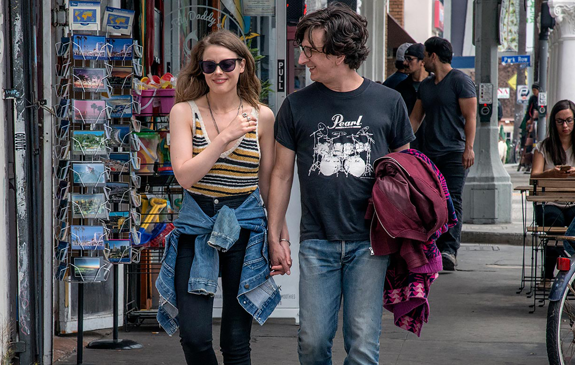 “Love”. A série de comédia sobre a relação improvável entre um totó e uma manipuladora