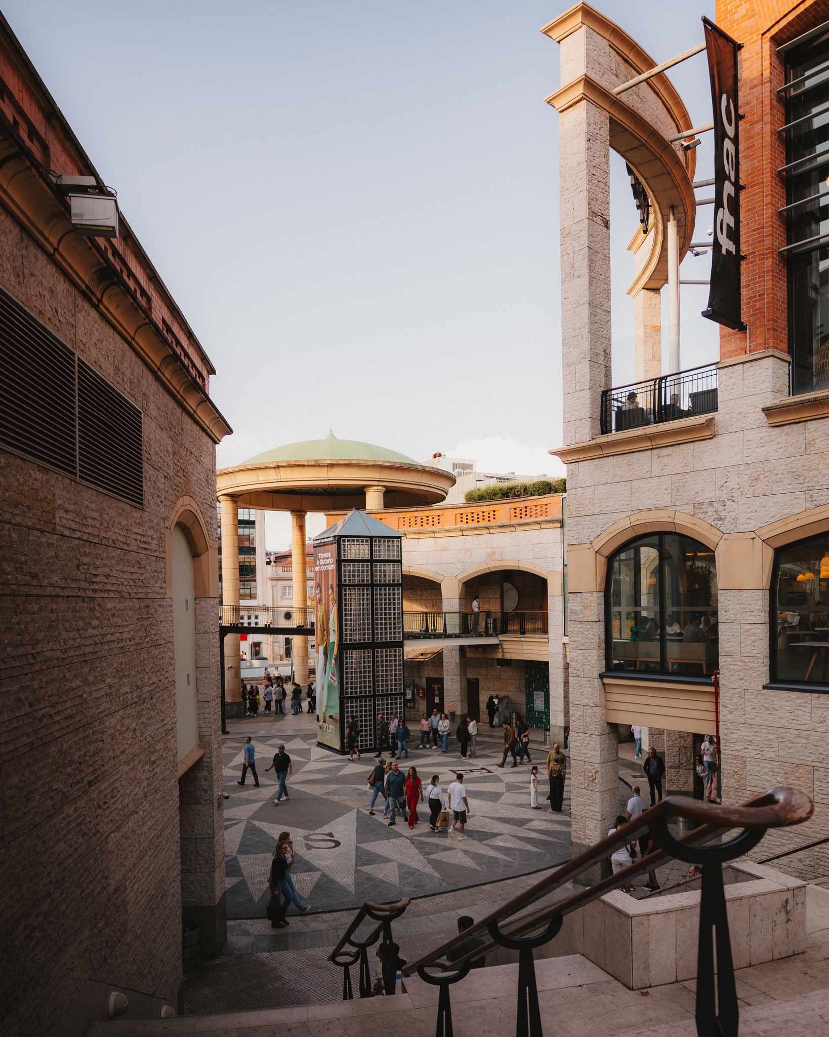 De fazer compras a workshops gratuitos. Não vai querer perder este mercado em Aveiro