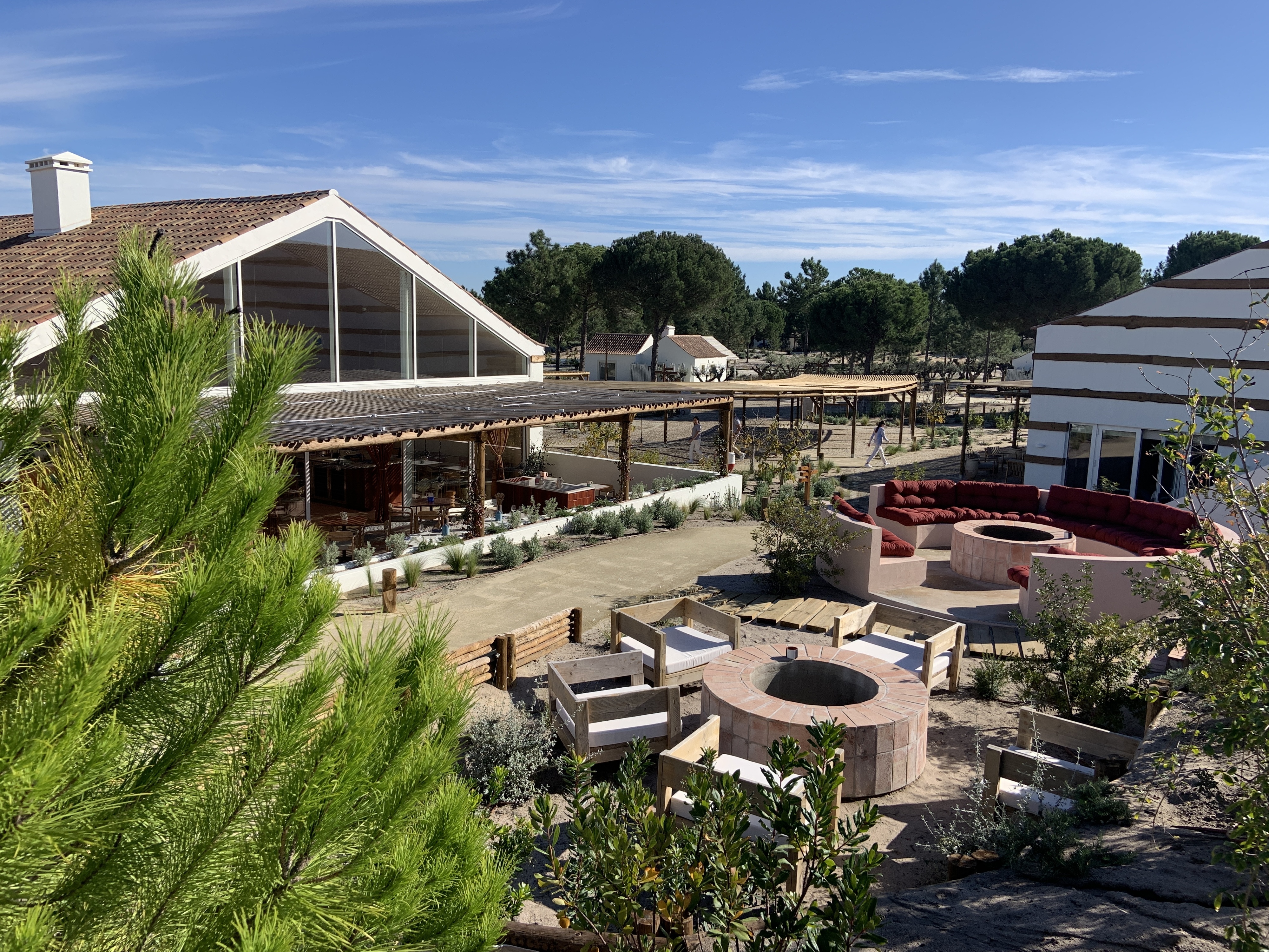 É um hotel, mas parece uma aldeia alentejana. Como foi a nossa estadia no Independente Comporta?