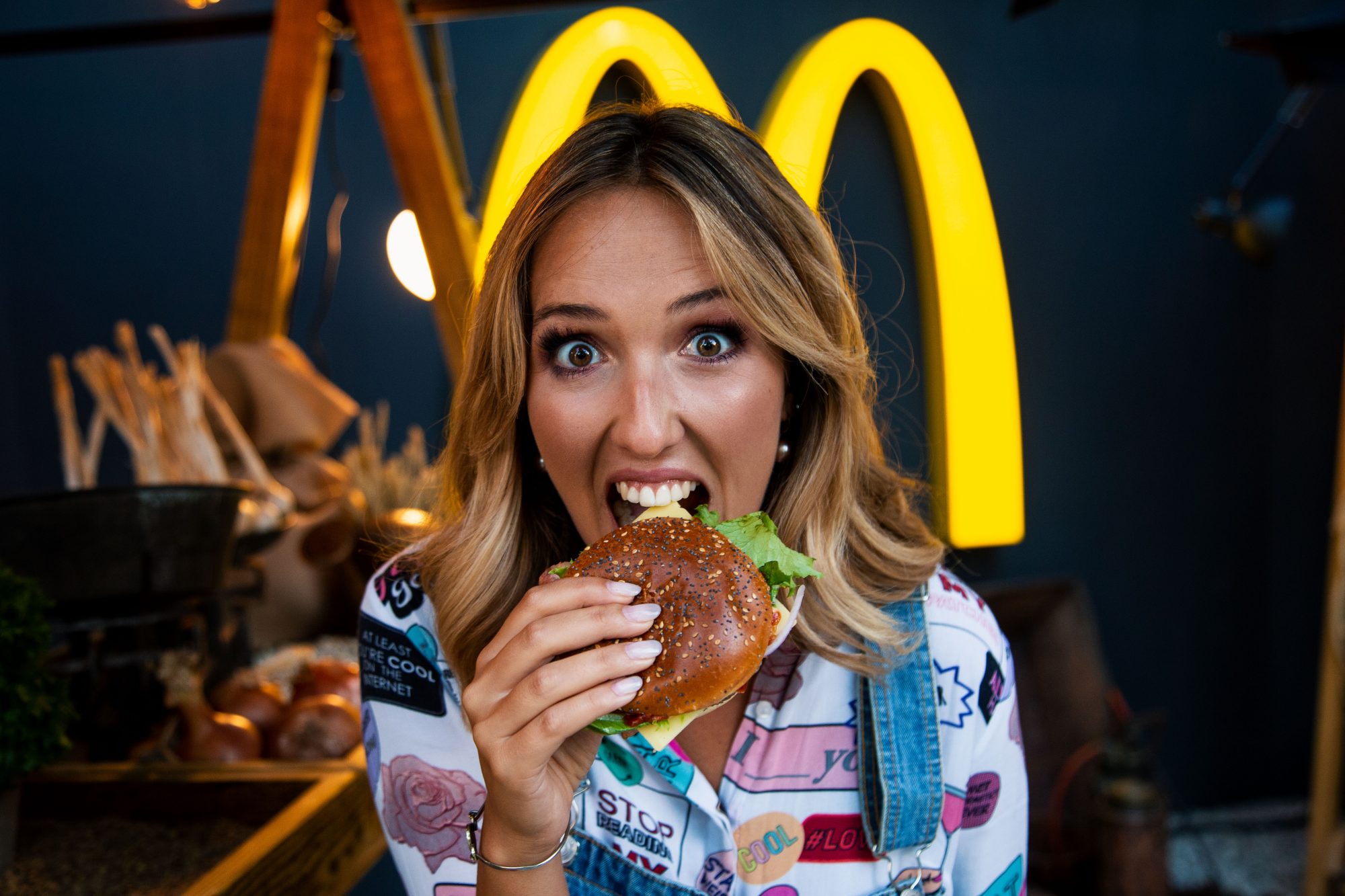 Fui das primeiras a provar os dois novos hambúgueres premium da McDonald’s (e são incríveis)