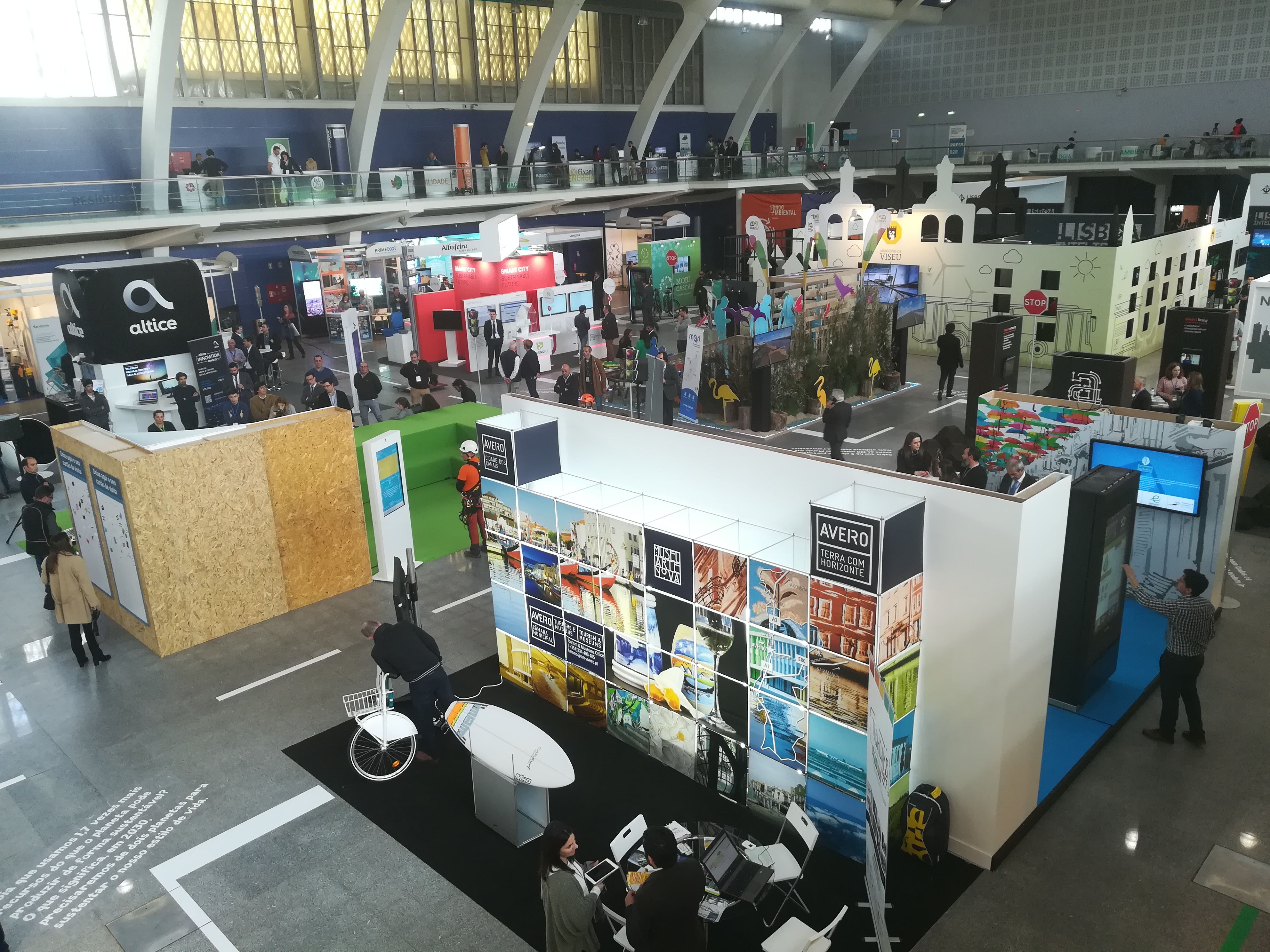 10 produtos de beleza que não podem faltar na sua rotina