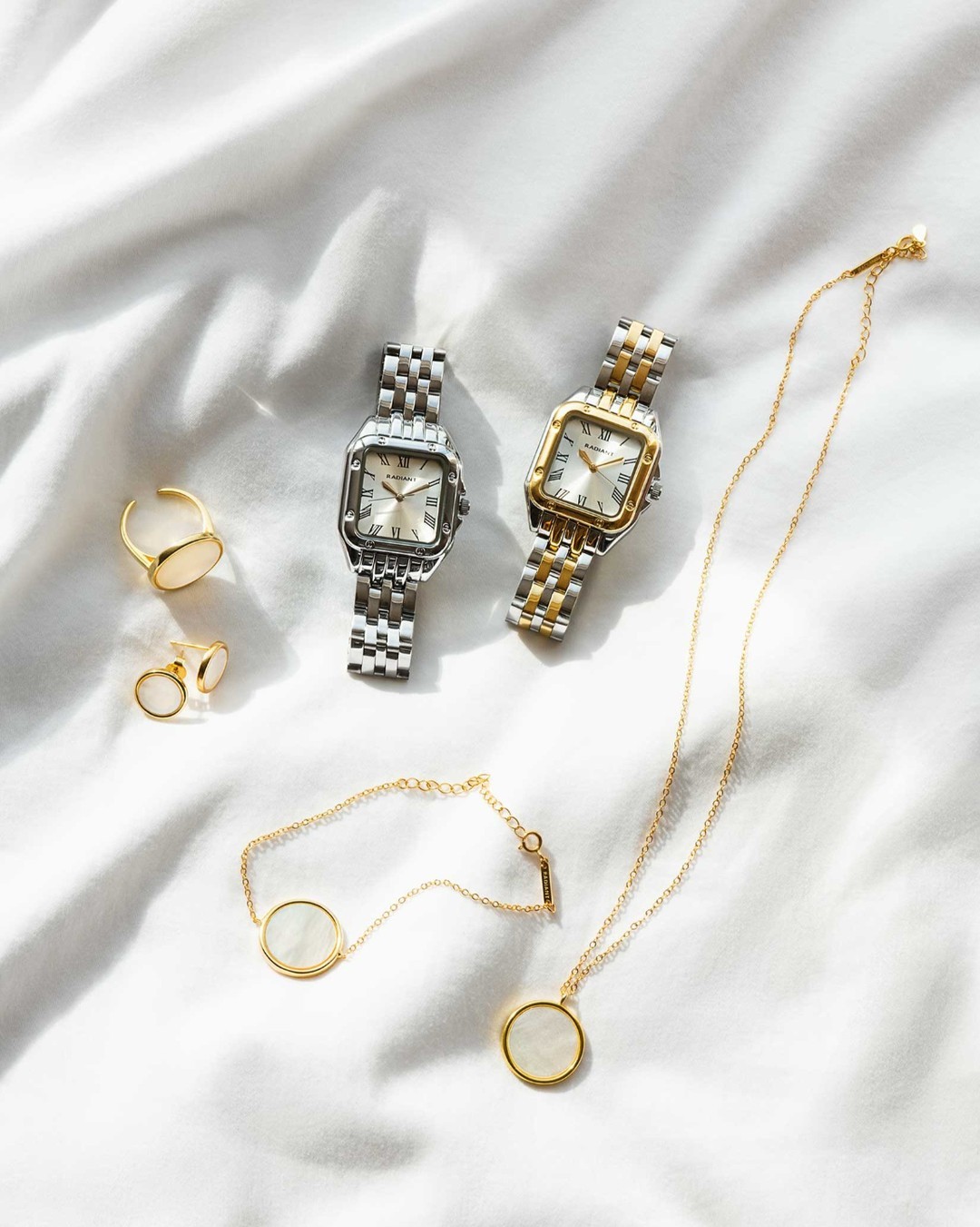 Relógios complementam qualquer look. 12 opções pequenas em tamanho, mas grandes em estilo