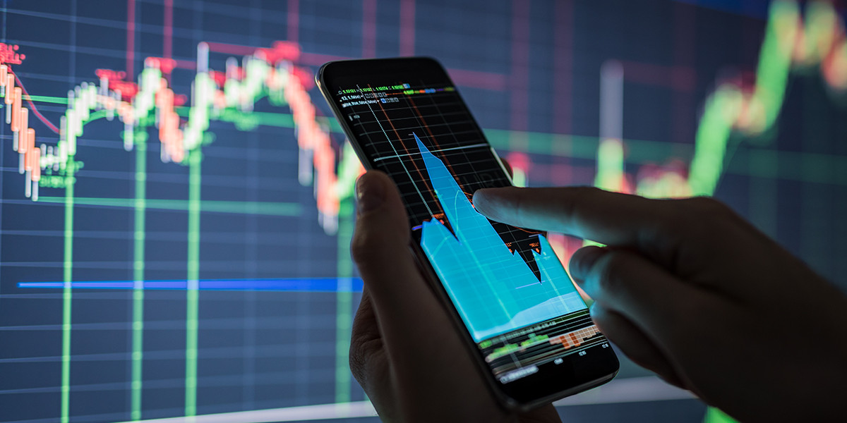 “Sete magníficas” da tecnologia perdem 900 mil milhões na bolsa. Apple e Nvidia à frente