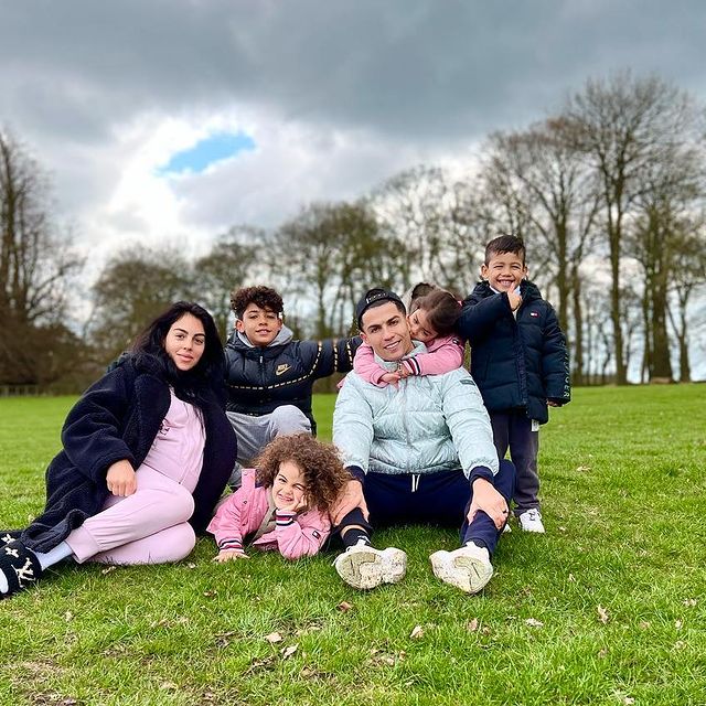 Família Aveiro reage à morte do filho de Cristiano Ronaldo. “O nosso anjinho já está no colo do pai”