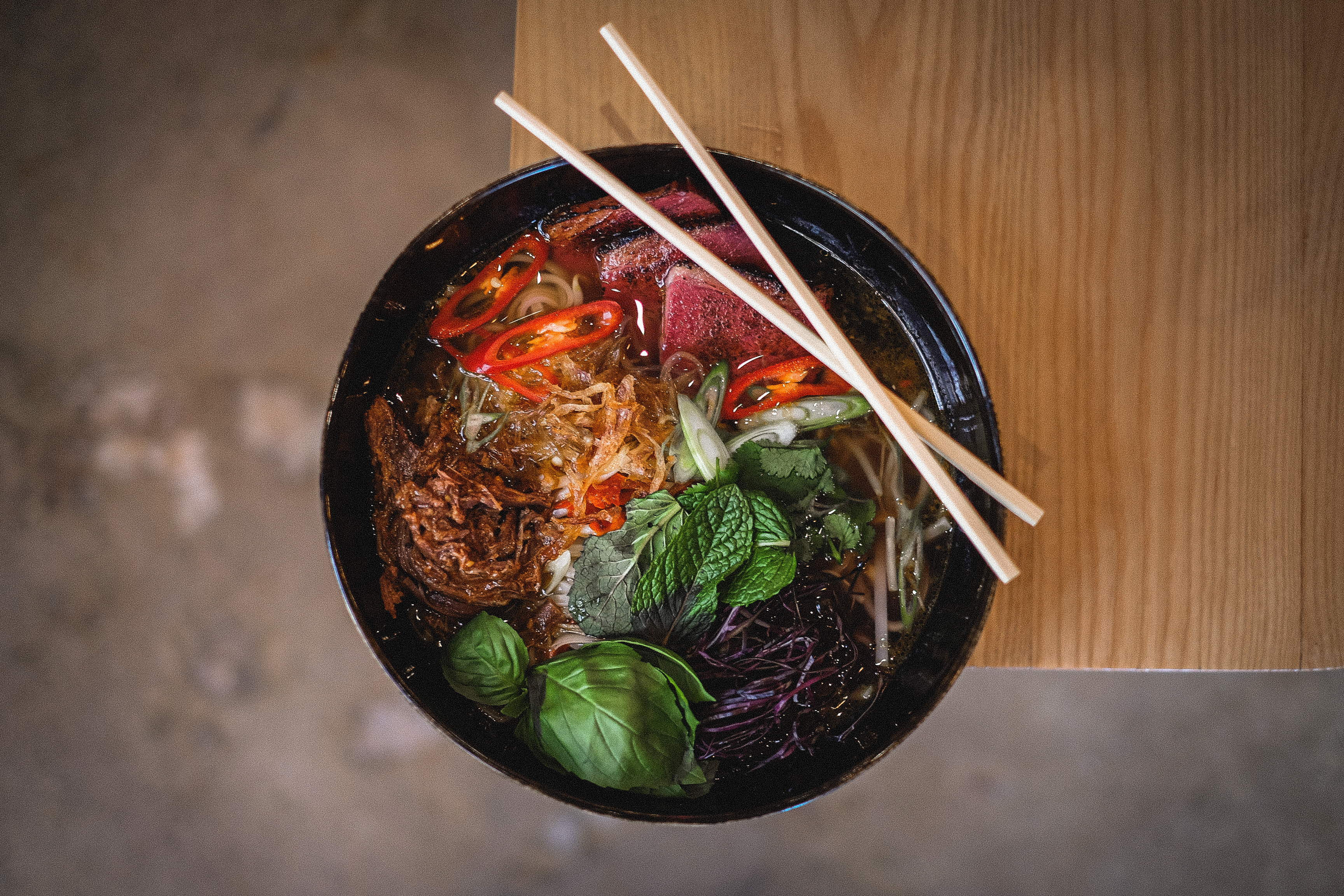 O restaurante SOI promete levá-lo numa viagem ao Vietname. “Experiência gastronómica inesquecível”, garante o chef