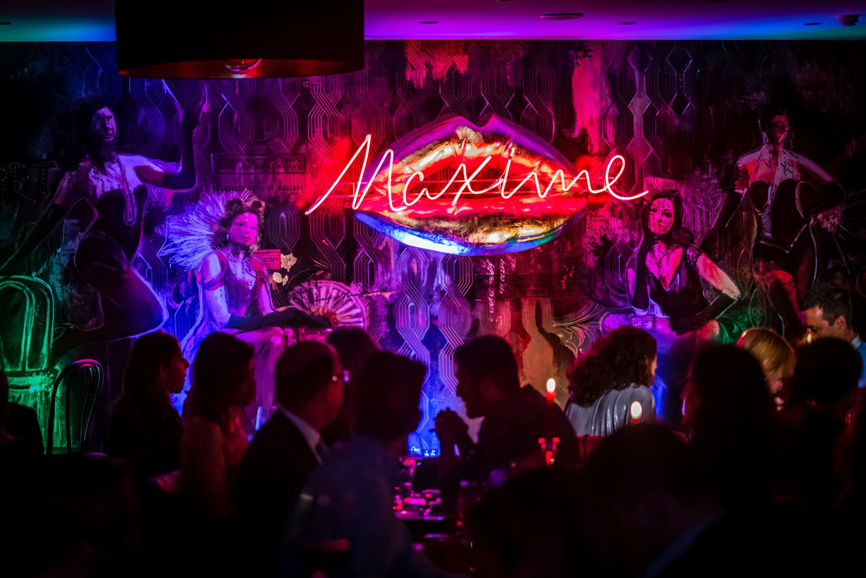 Termine 2025 em grande nesta festa inspirada nos anos 80 com música, humor e glamour. Saiba tudo