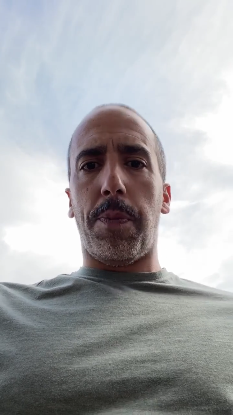 Cabeleireiro dos famosos revoltado por ministra da Saúde fazer nuances e Cristina Ferreira ter maquilhadores: “Que merda é esta?”