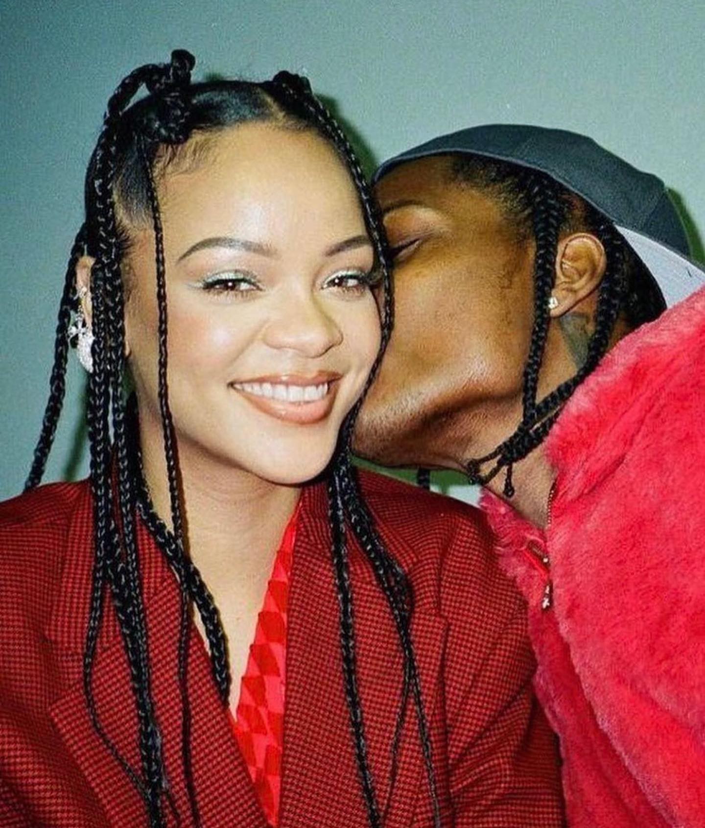 Rihanna cria TikTok e mostra o filho pela primeira vez. Espreite o vídeo (que já foi visto milhões de vezes)