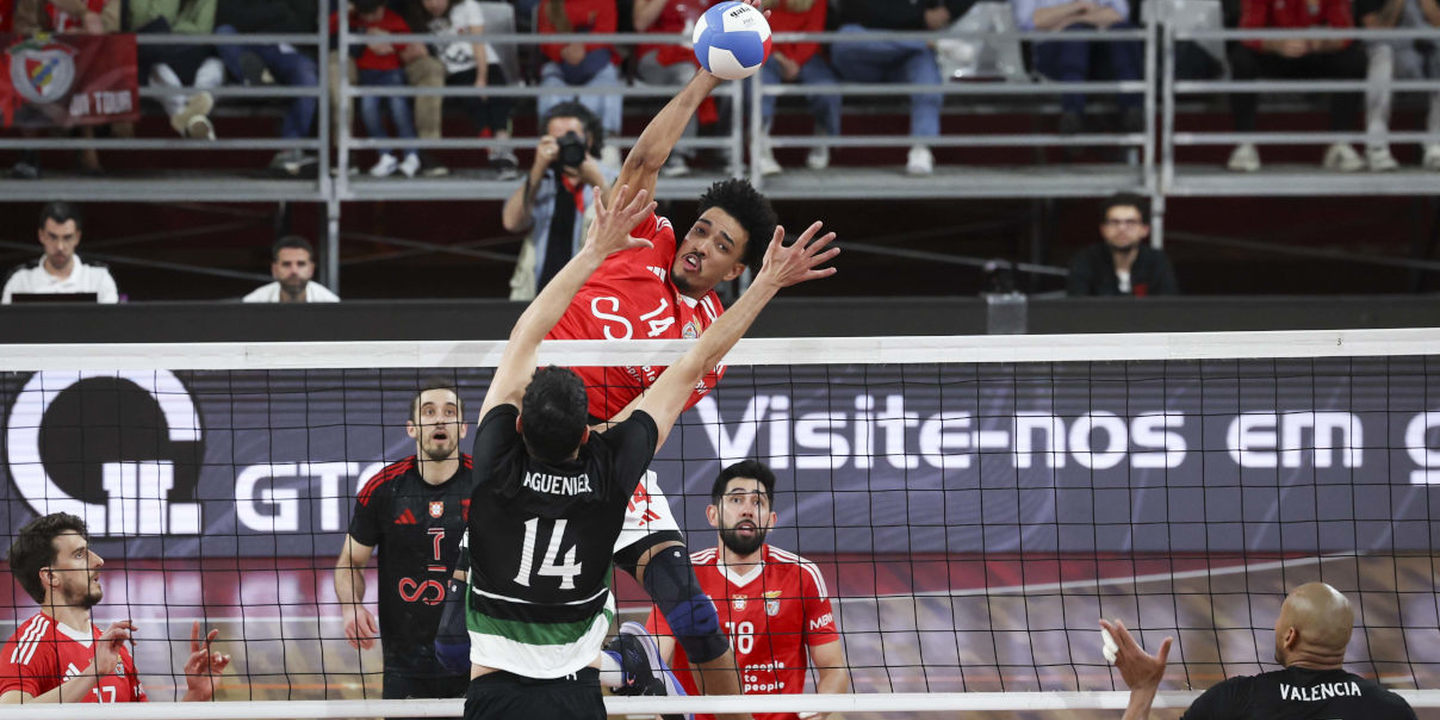 Sporting vence Benfica e reduz desvantagem na luta pelo título de voleibol