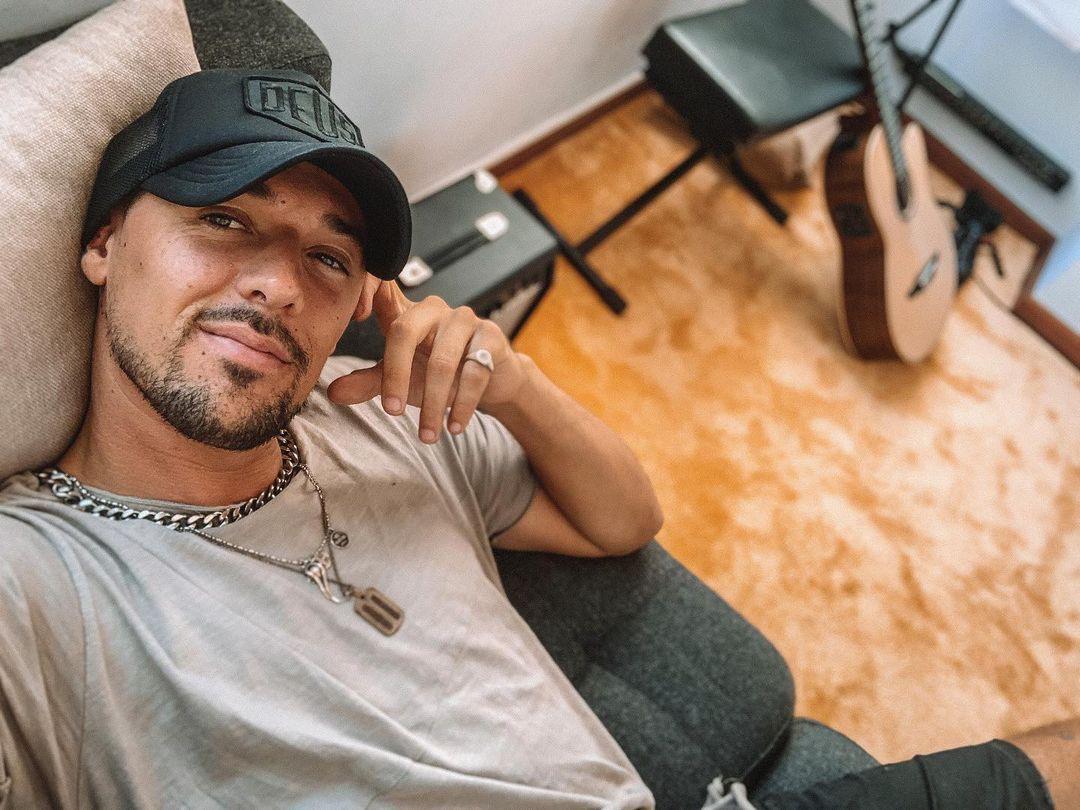 Miguel Cristovinho sobre a experiência de ser pai solteiro. “Estou aqui a aprender”