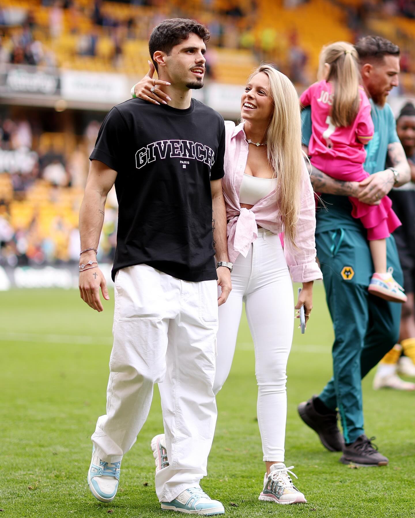 Futebolista Pedro Neto já tem o coração ocupado. Espreite 20 fotos arrasadoras de Carolina Silva