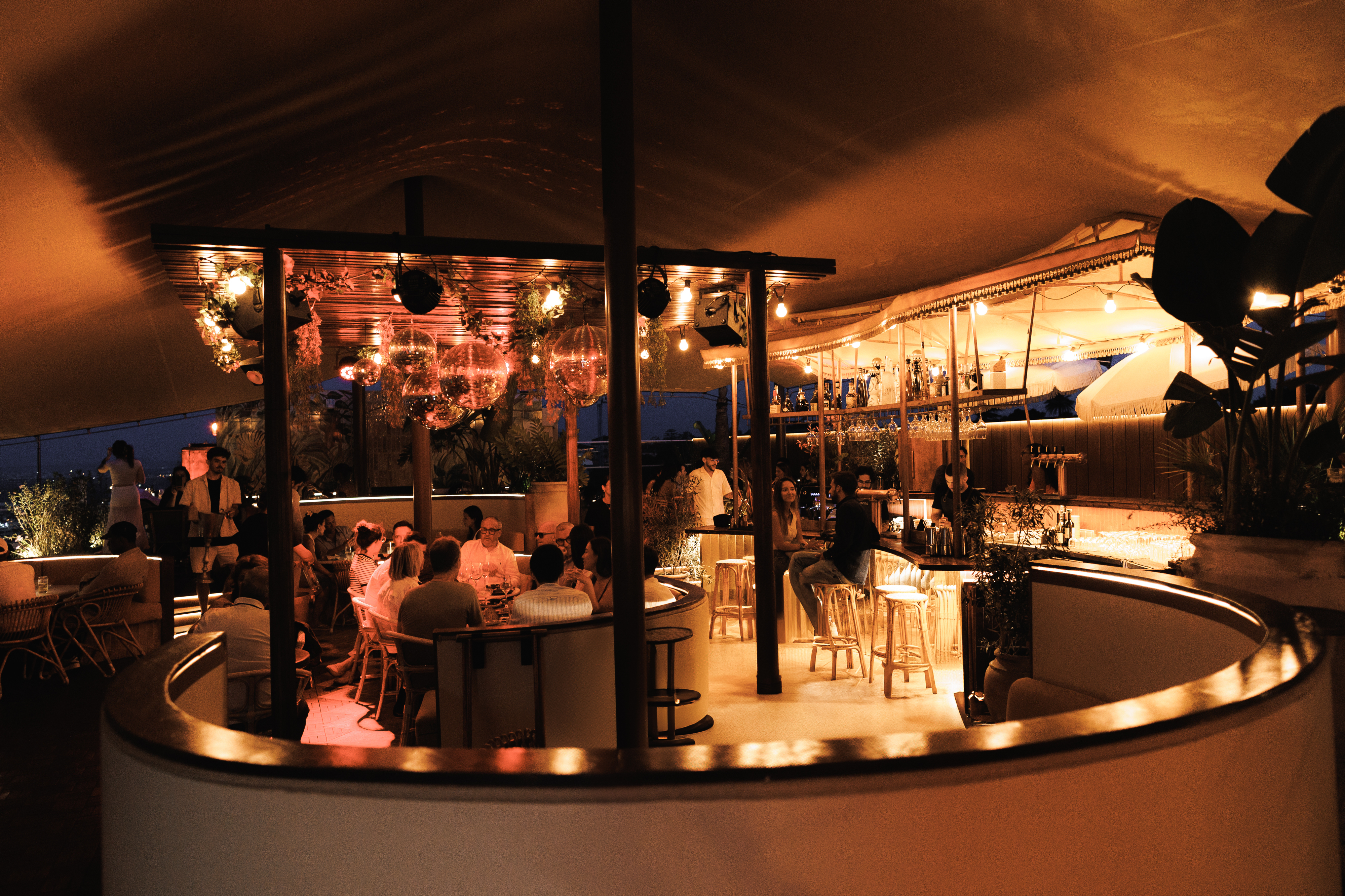 Entre em 2026 nesta festa em Lisboa com música ao vivo, um menu especial e DJs. Saiba tudo     