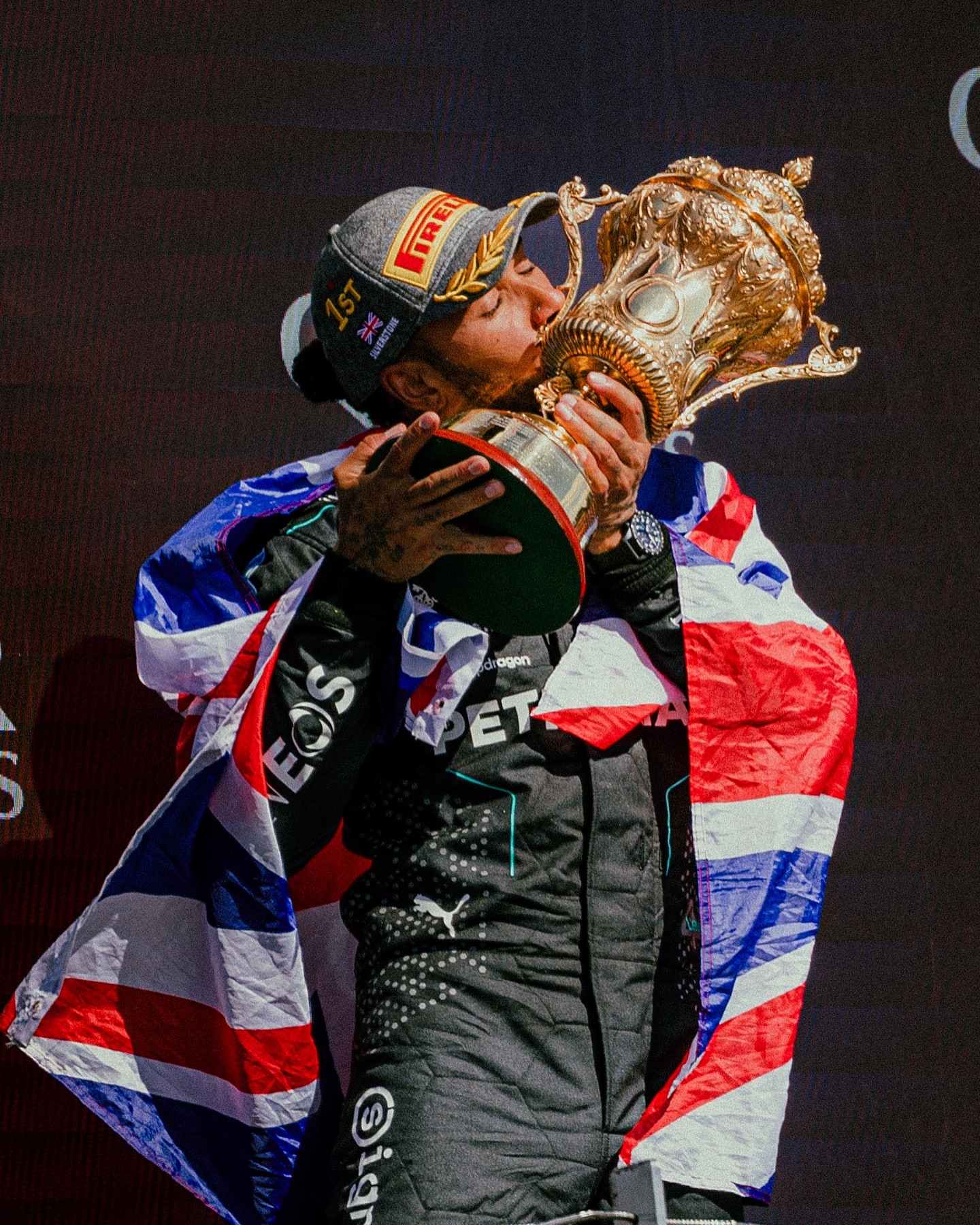 Depois de quase 3 anos, Lewis Hamilton vence corrida de Fórmula 1. Veja 20 fotos do piloto