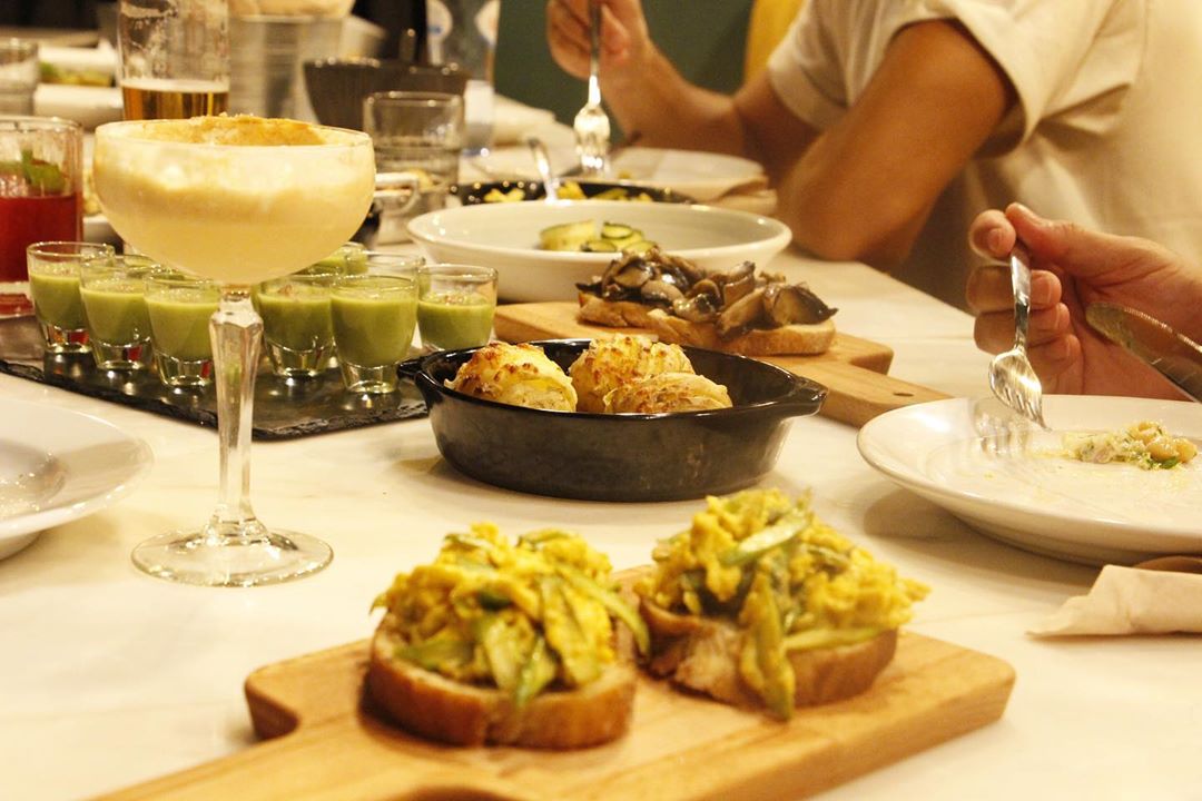 Dito-Cujo. Há um novo restaurante de petiscos e cocktails para provar na Rua Cor de Rosa