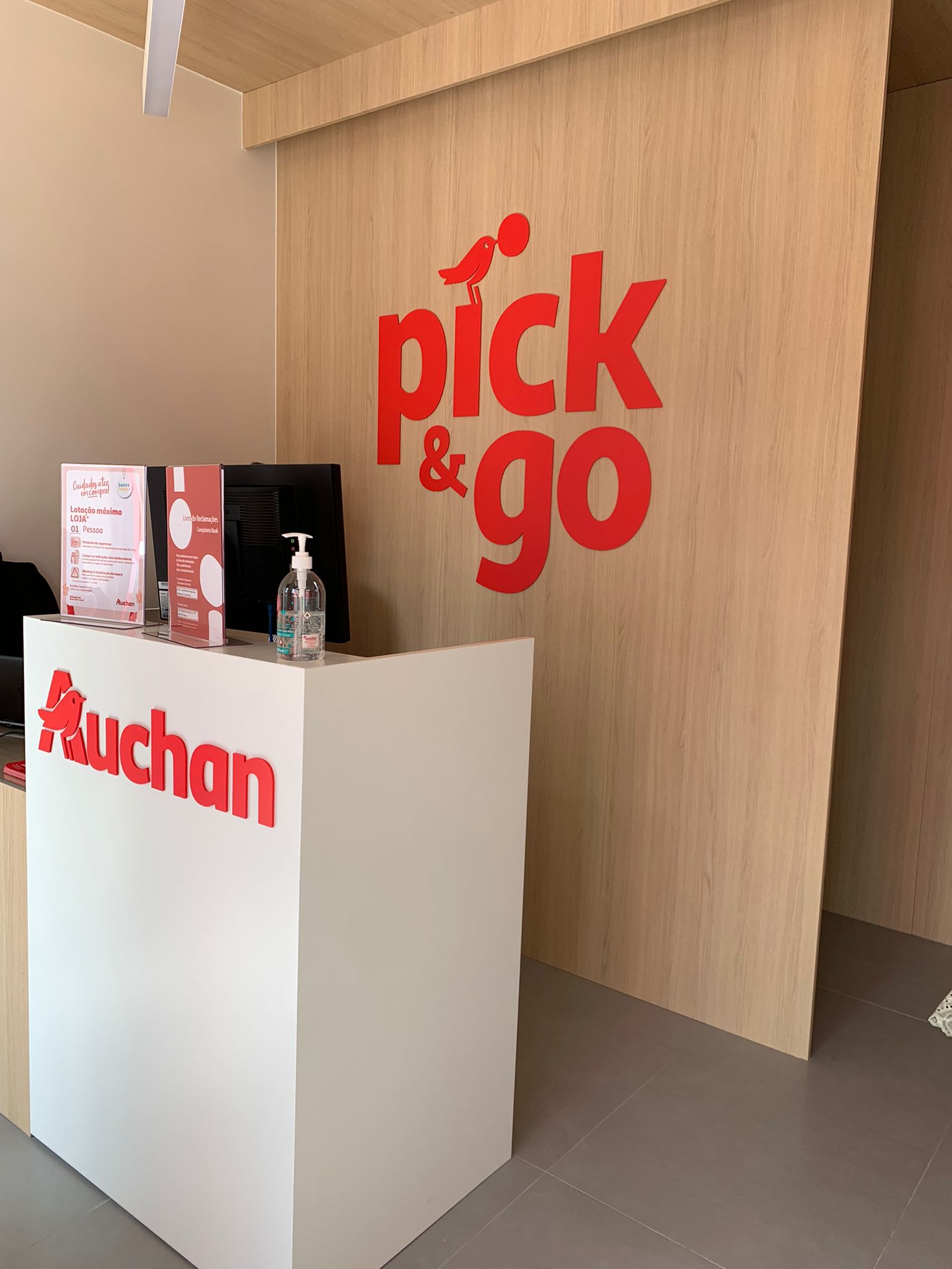 Chegou à Auchan o paraíso para quem não gosta de ir às compras: o Pick&Go (e há ofertas)