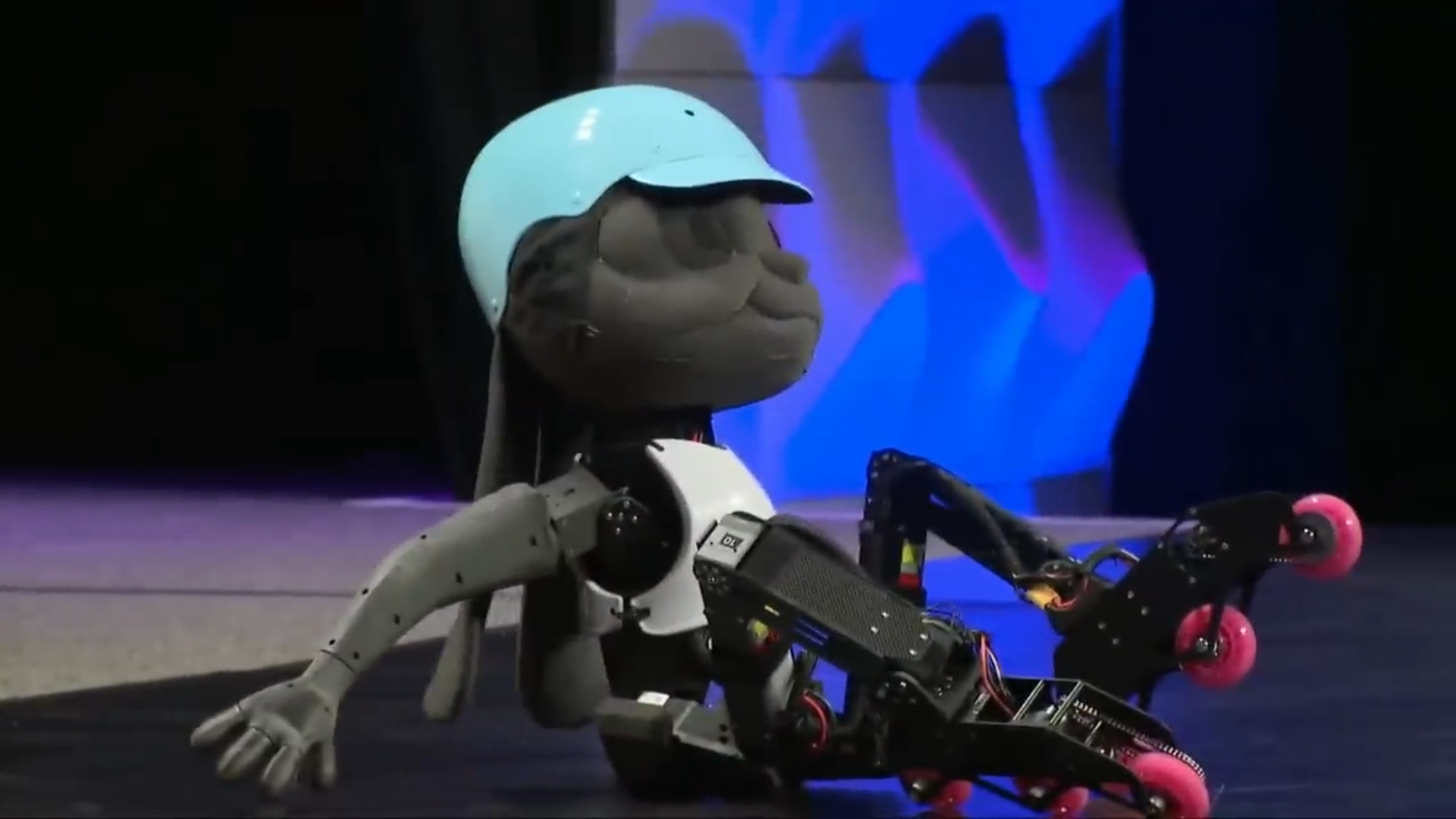 Disney experimenta robots realistas e trapalhões para interagir com visitantes nos seus parques temáticos