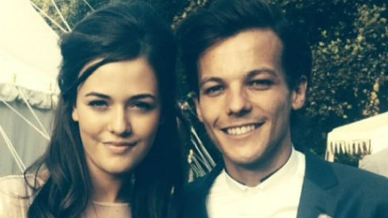 Irmã do vocalista dos One Direction, Louis Tomlinson, encontrada morta em casa