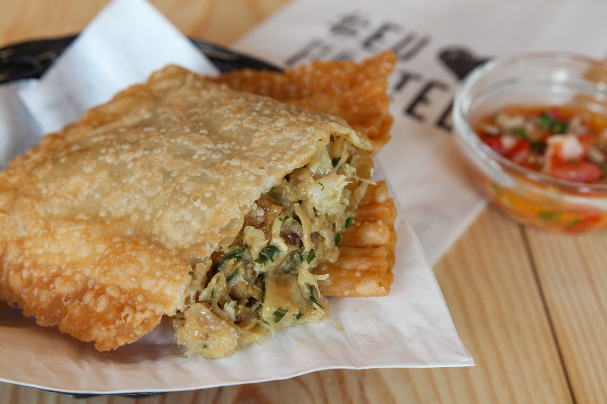 Os melhores pastéis de feira do Brasil chegaram a Lisboa