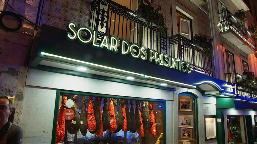 Incêndio no Solar dos Presuntos deixa 300 clientes em aflição e obriga a evacuação do restaurante das estrelas