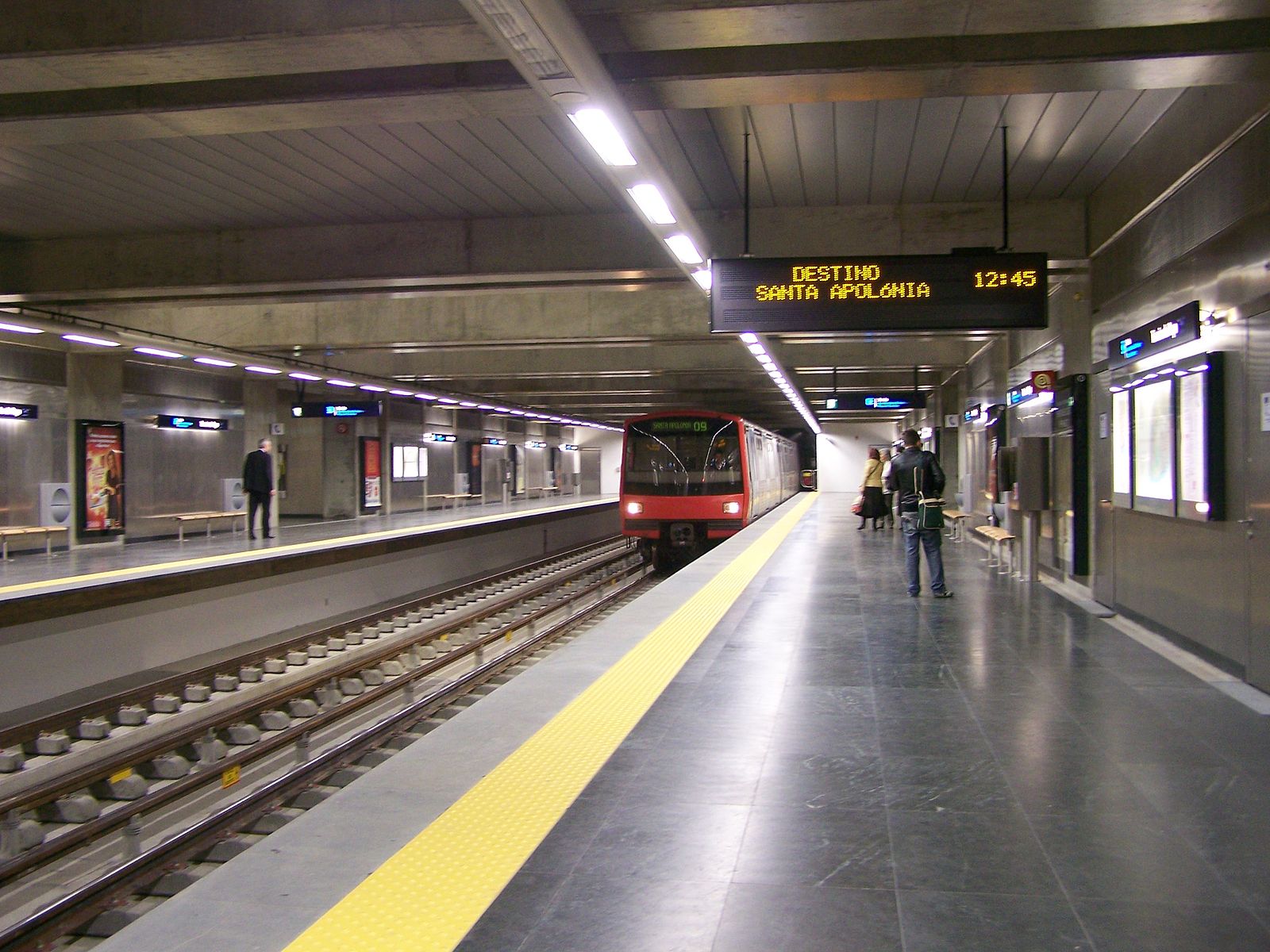 Detidos três suspeitos de esfaqueamento mortal de jovem no Metro de Lisboa