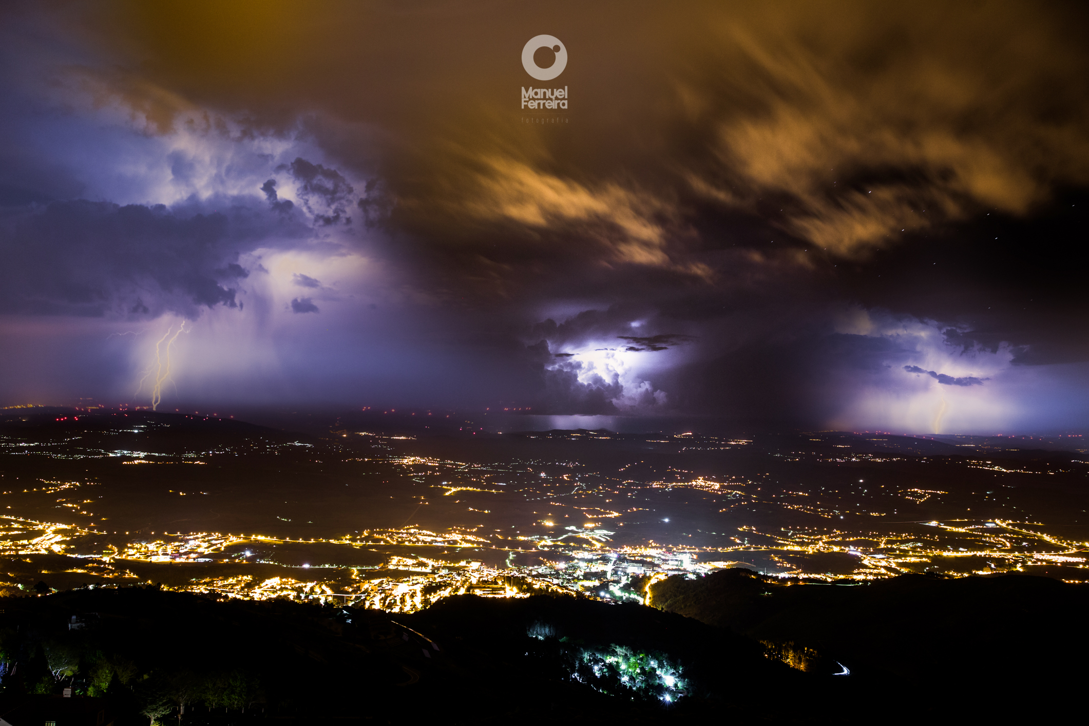 Trovoada na Serra da Estrela. Fotografias mostram beleza dramática deste  fenómeno - Portugal - SAPO Viagens