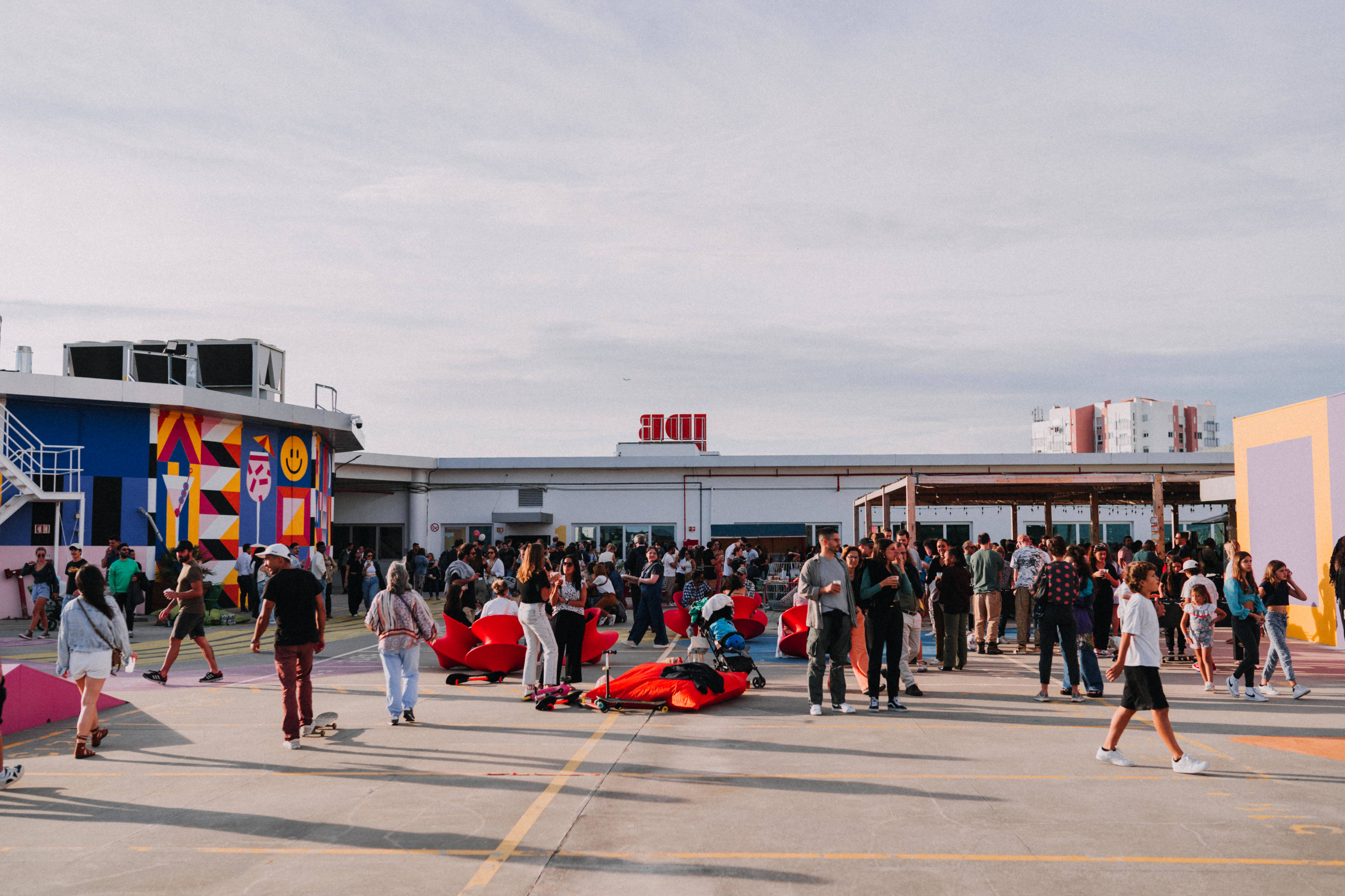 Este rooftop lisboeta vai ter brunch ao domingo, noites de quiz e happy hour com cerveja a 1€