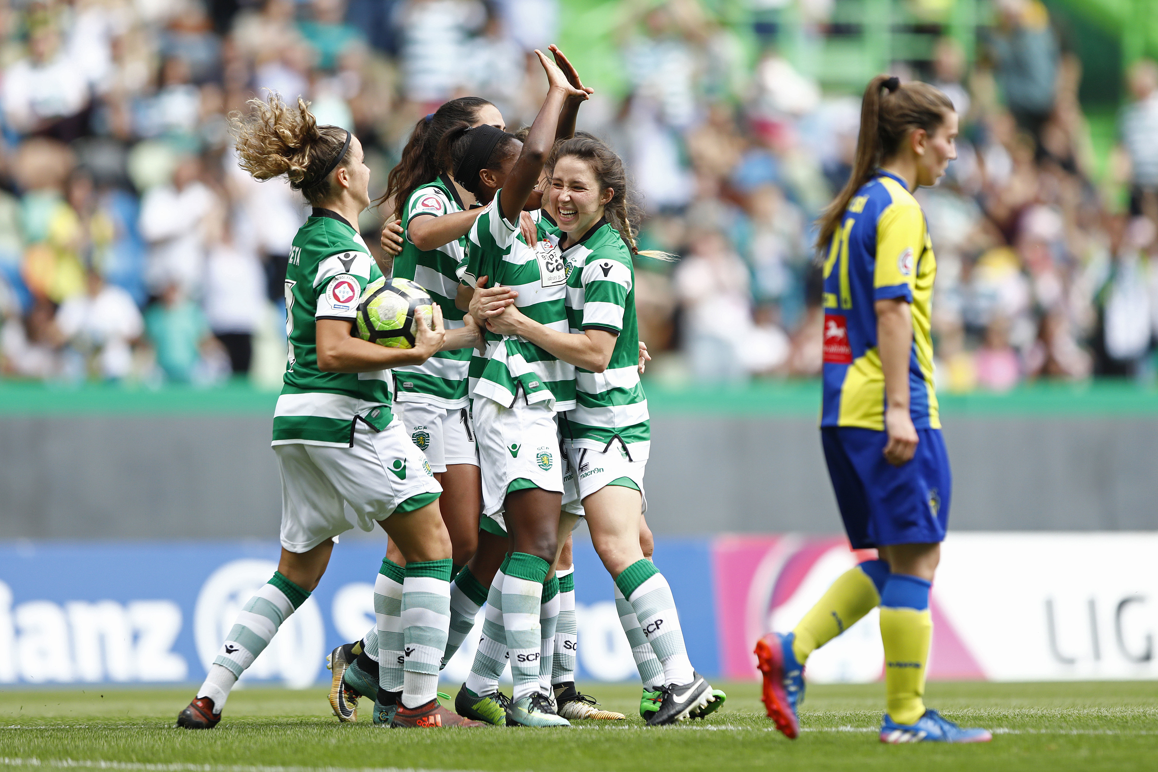 Sporting Clube de Portugal - Futebol Feminino - São 9 as jogadoras do  Sporting CP convocadas pelo selecionador nacional para os dois jogos de  preparação frente à República da Irlanda 🇵🇹 Boa