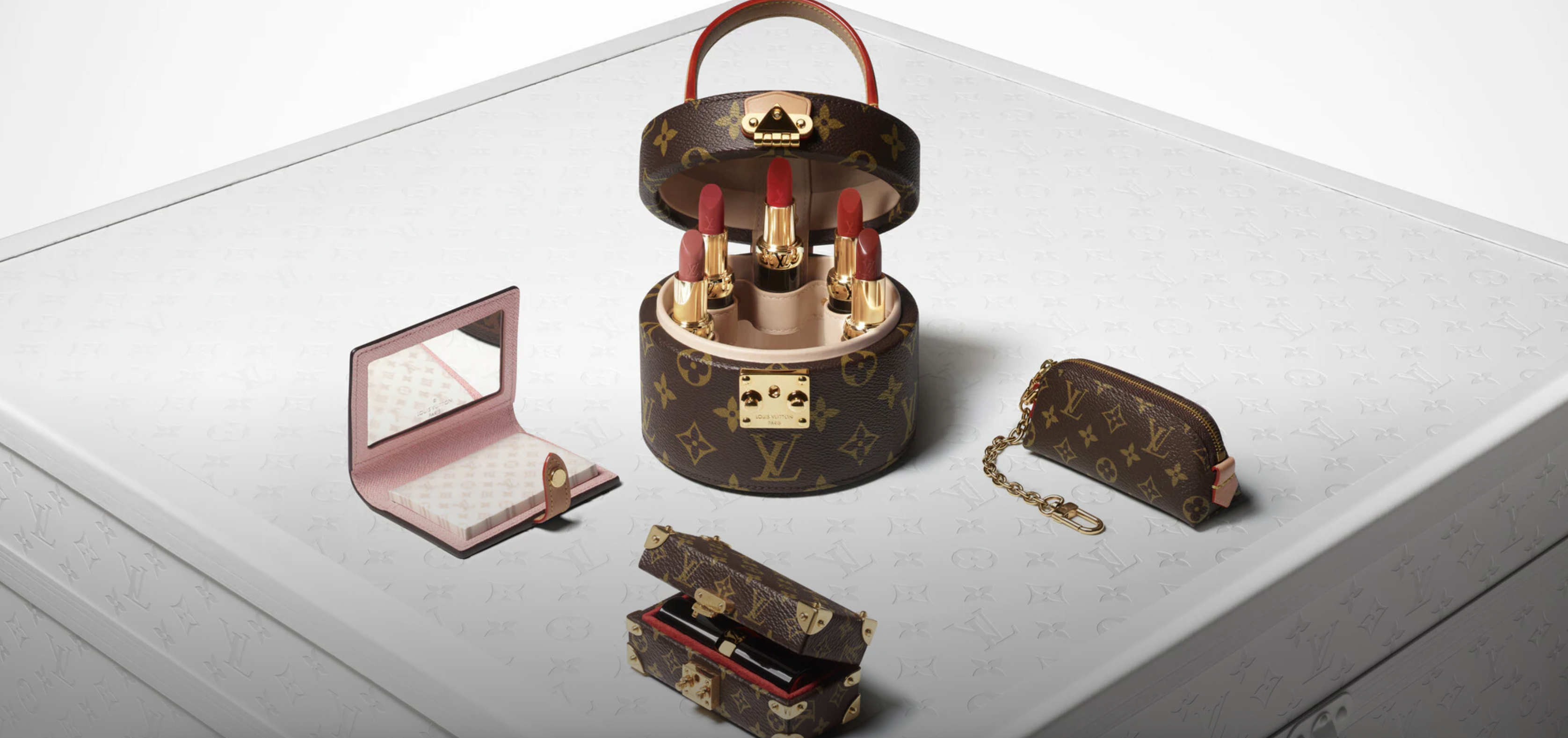 Batons a 140€ e sombras de 230€. Veja a luxuosa (e polémica) linha de maquilhagem da Louis Vuitton