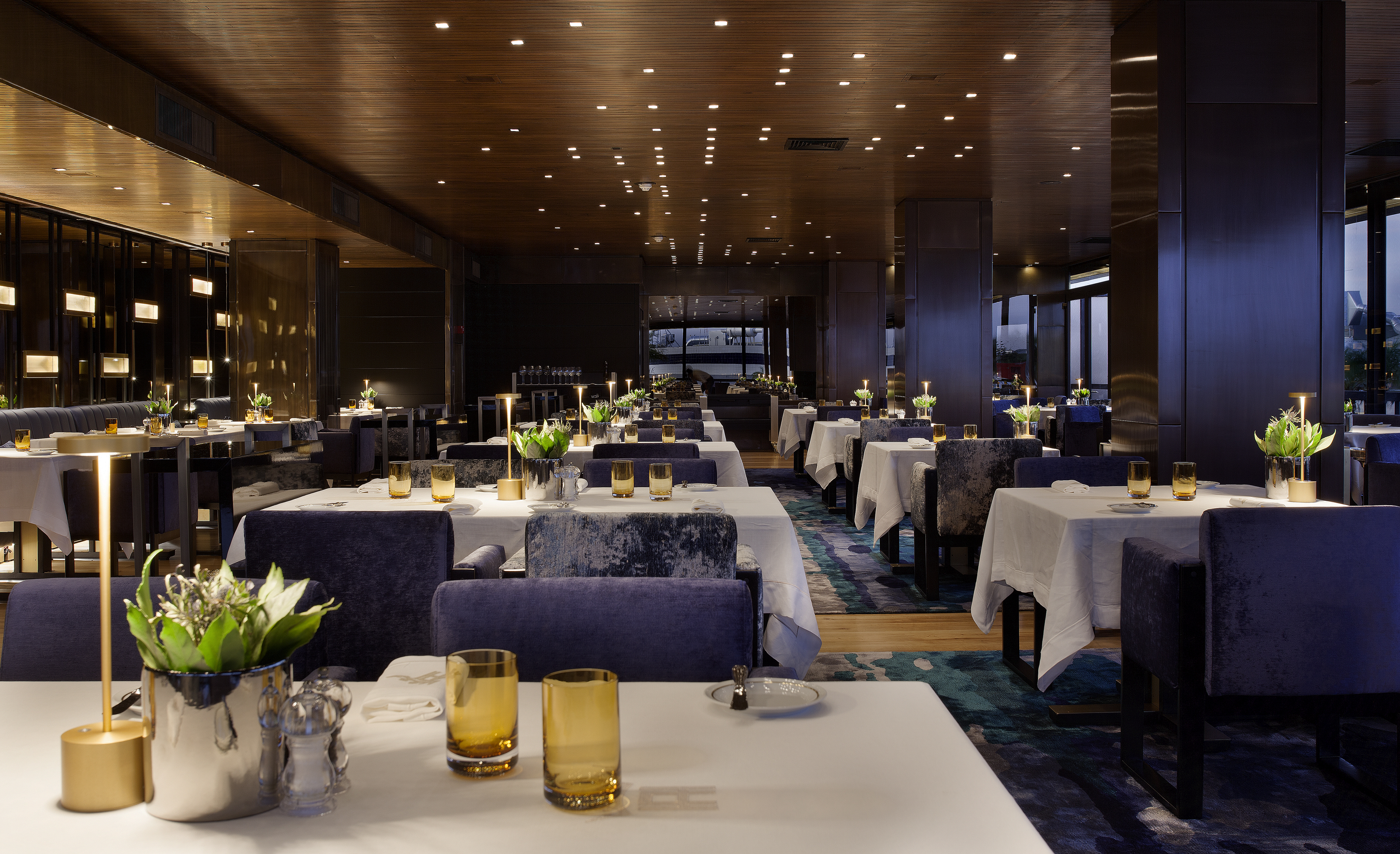 O icónico Grill D. Fernando (com “aquelas” gambas) volta a abrir aos sábados à noite